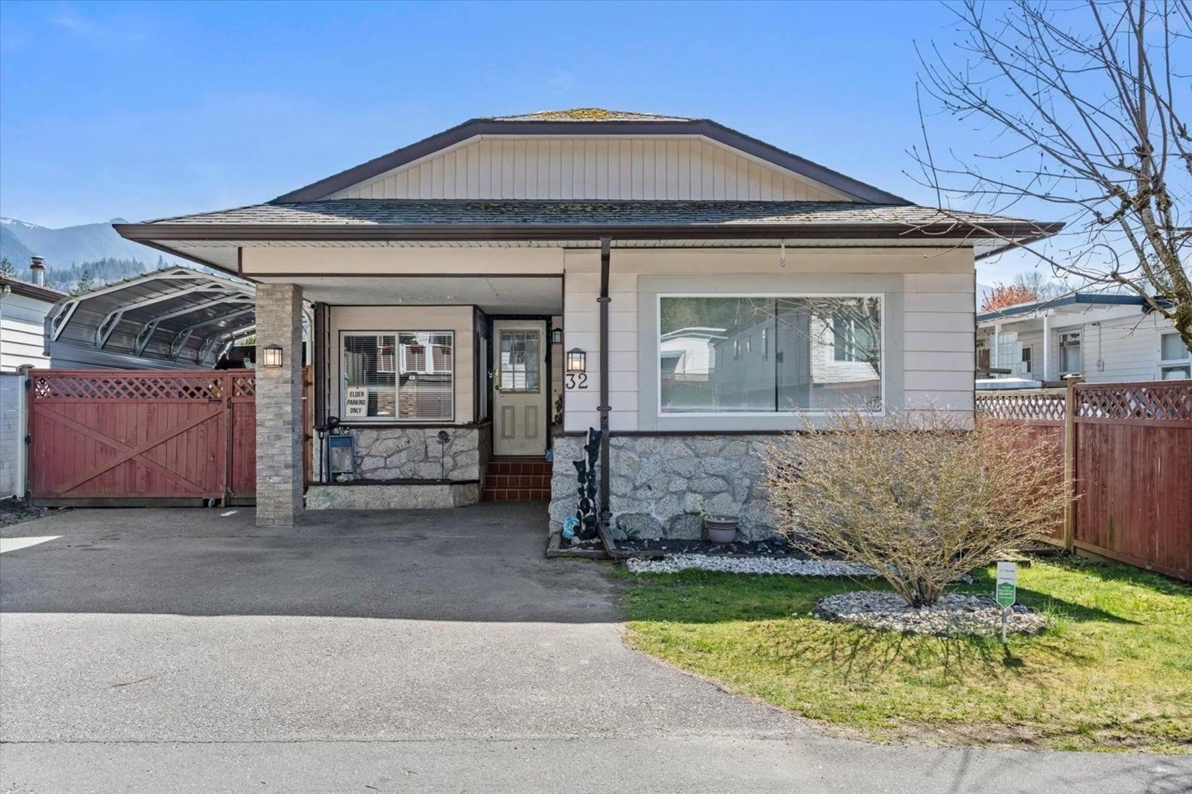 Home with brick exterior material, street for 32 - 46511 CHILLIWACK LAKE ROAD, Sardis - Chwk River Valley British Columbia V2R3S3