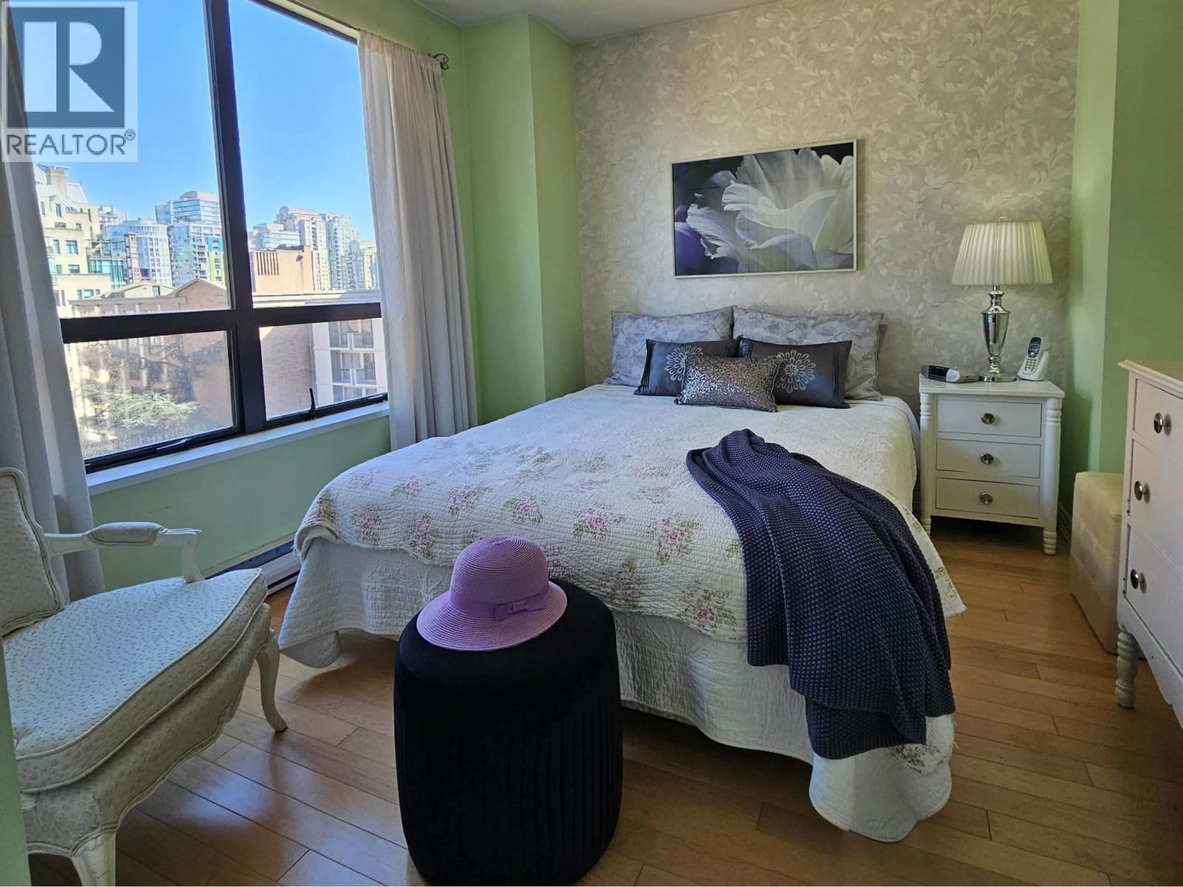 Bedroom with bed, wood/laminate floor for 1003 - 1189 HOWE STREET, Vancouver British Columbia V6Z2X4