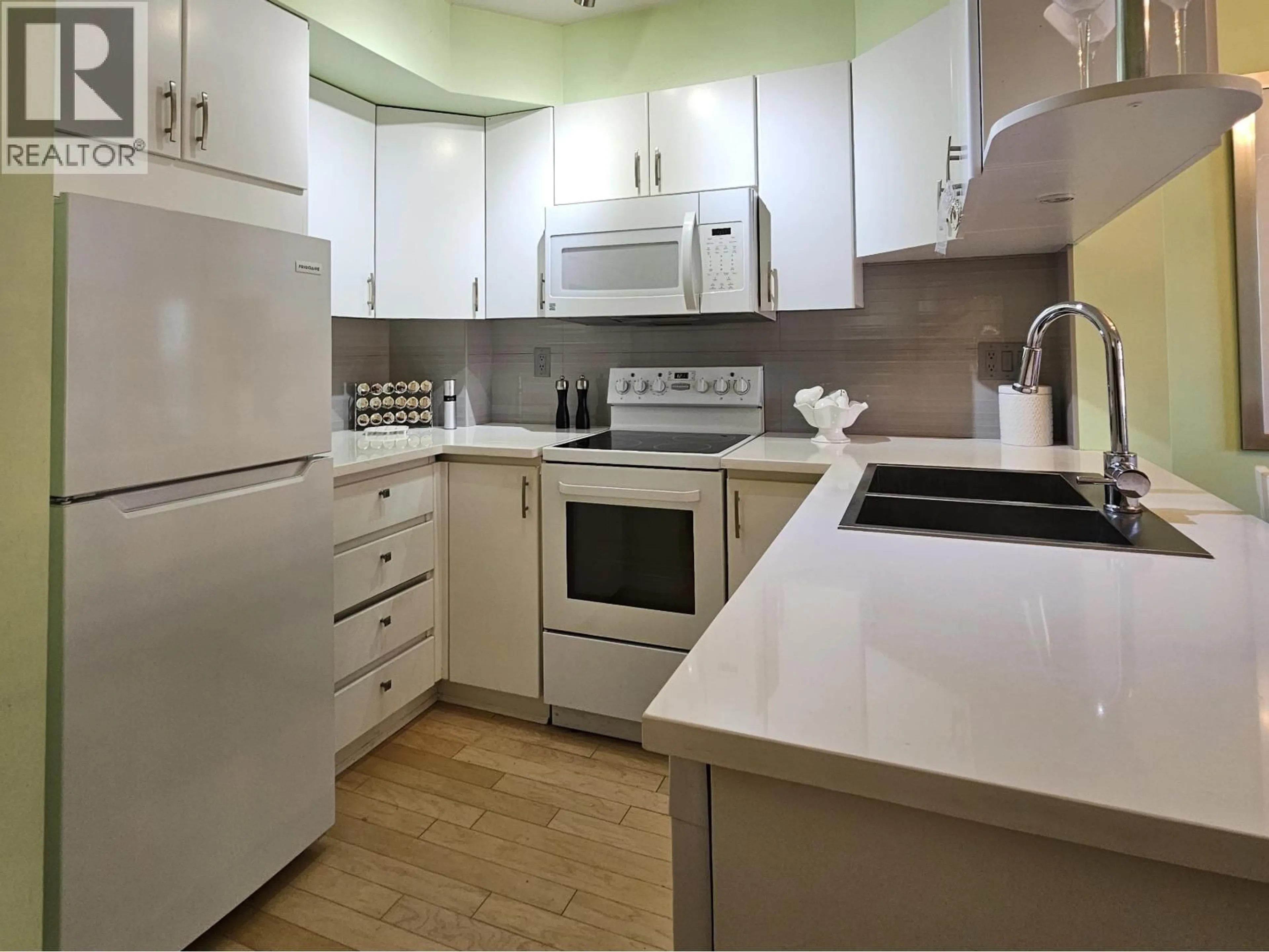 Standard kitchen, unknown for 1003 - 1189 HOWE STREET, Vancouver British Columbia V6Z2X4