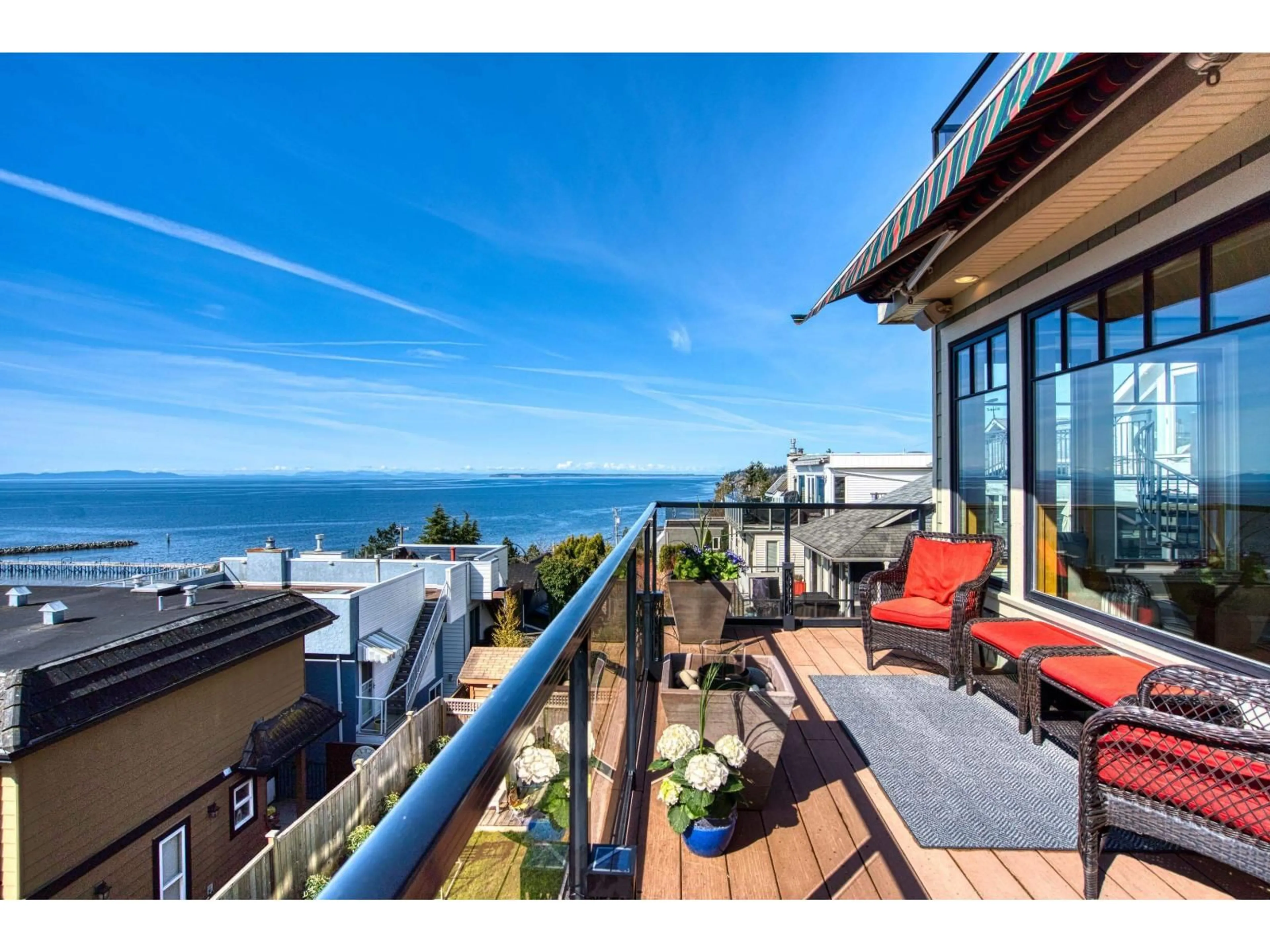 Unknown for 15188 COLUMBIA AVENUE, White Rock British Columbia V4B1J3