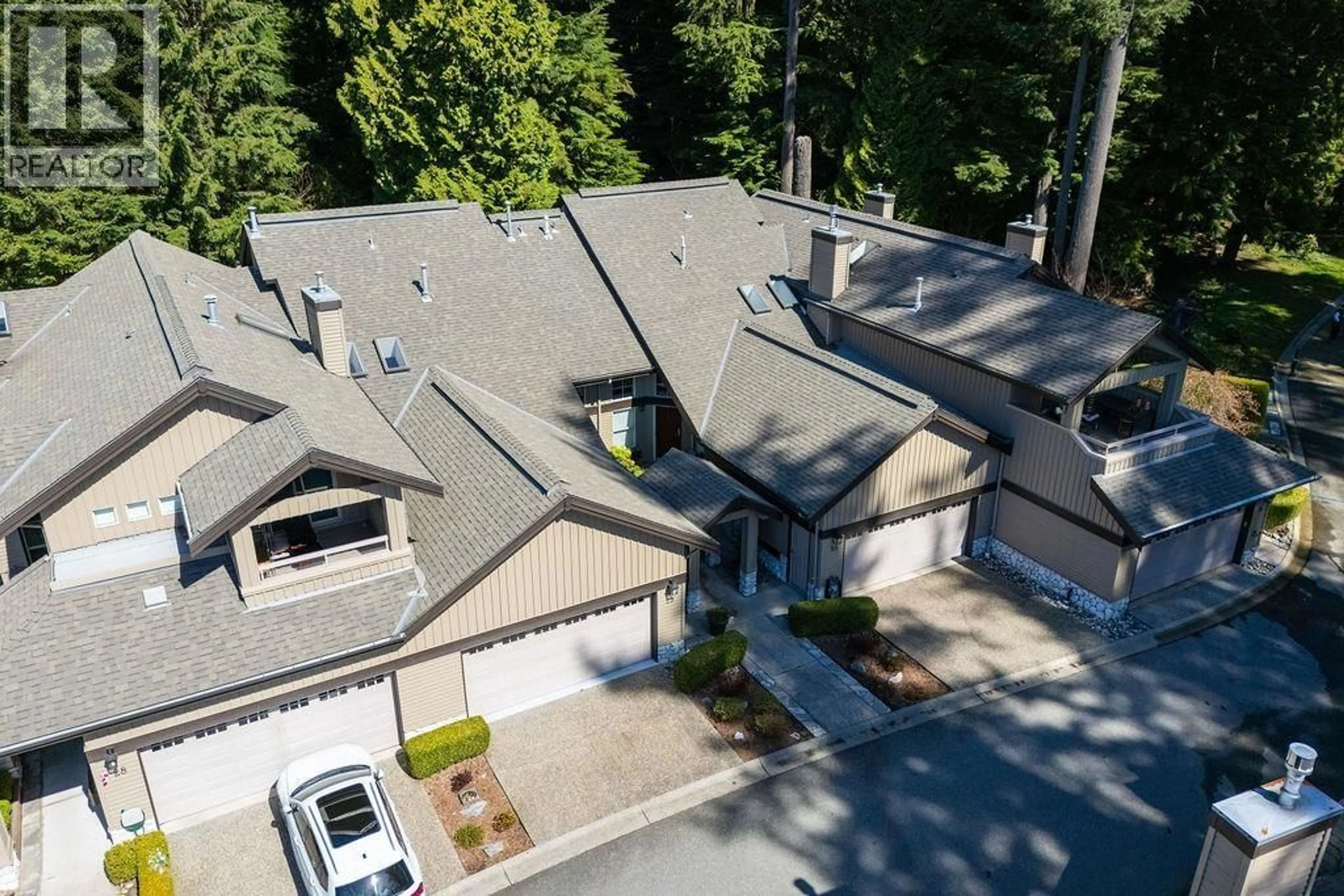 A pic from outside/outdoor area/front of a property/back of a property/a pic from drone, unknown for 29 - 1550 LARKHALL CRESCENT, North Vancouver British Columbia V7H2Z2