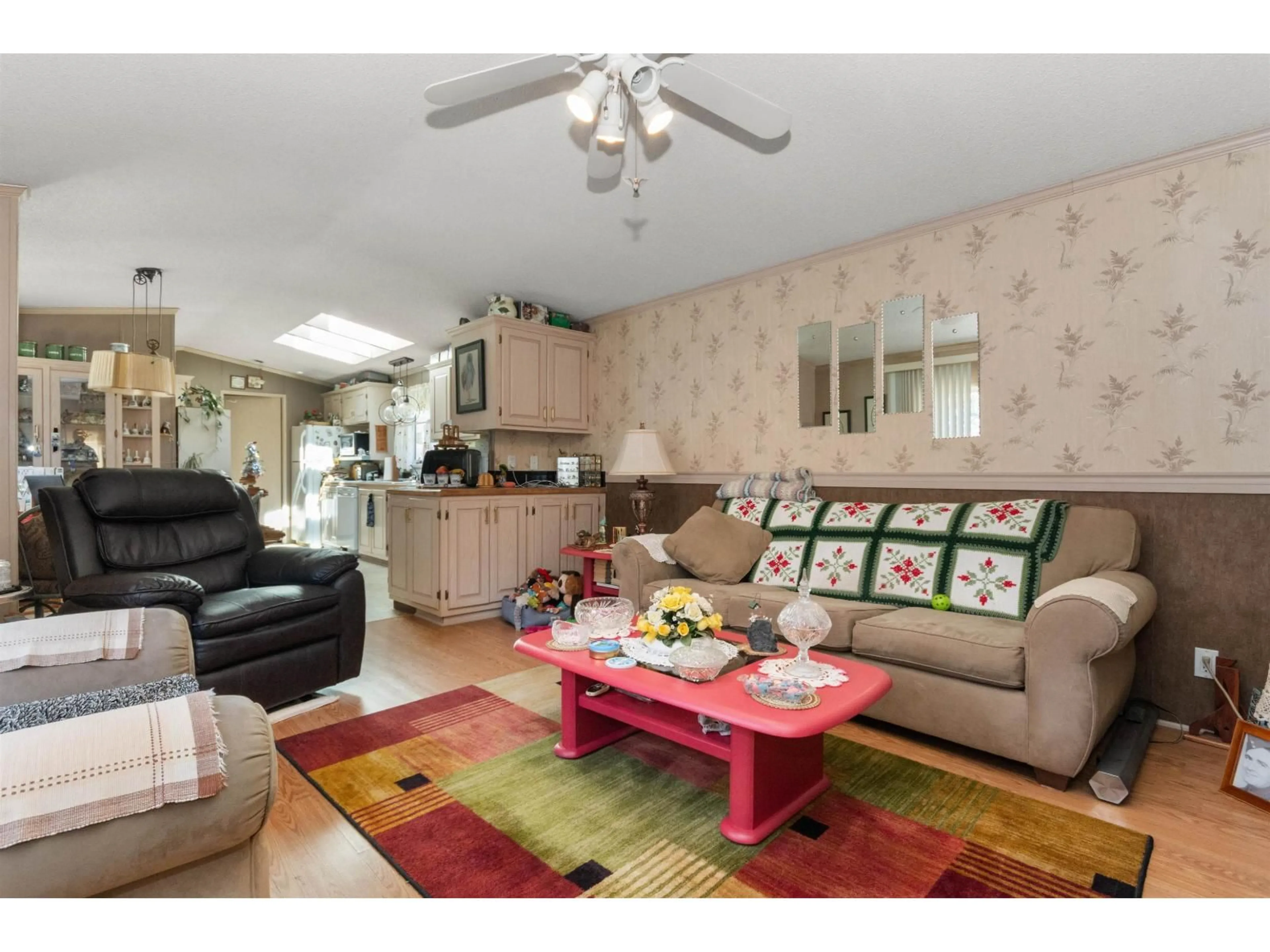 Living room with furniture, unknown for 5 - 62790 FLOOD HOPE ROAD, Hope British Columbia V0X1L2