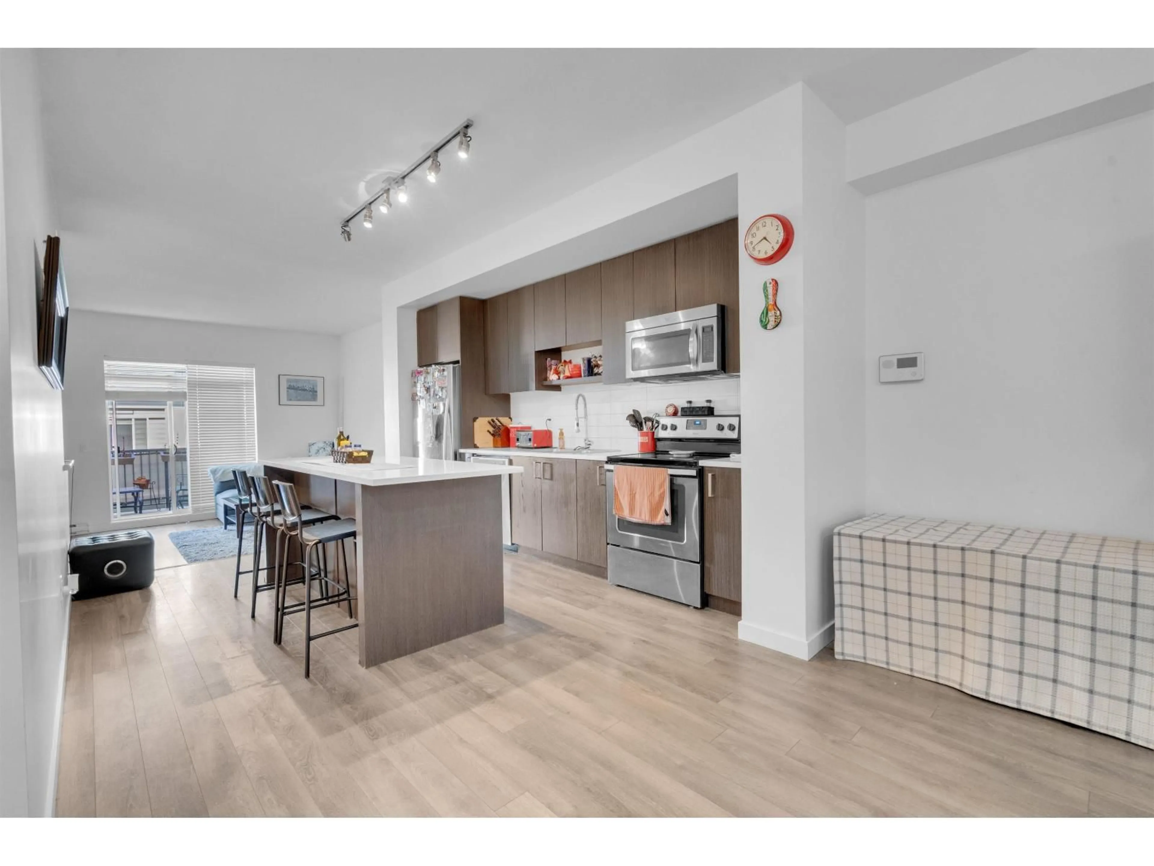 Open concept kitchen, unknown for 4 - 13636 81A AVENUE, Surrey British Columbia V3W1H9