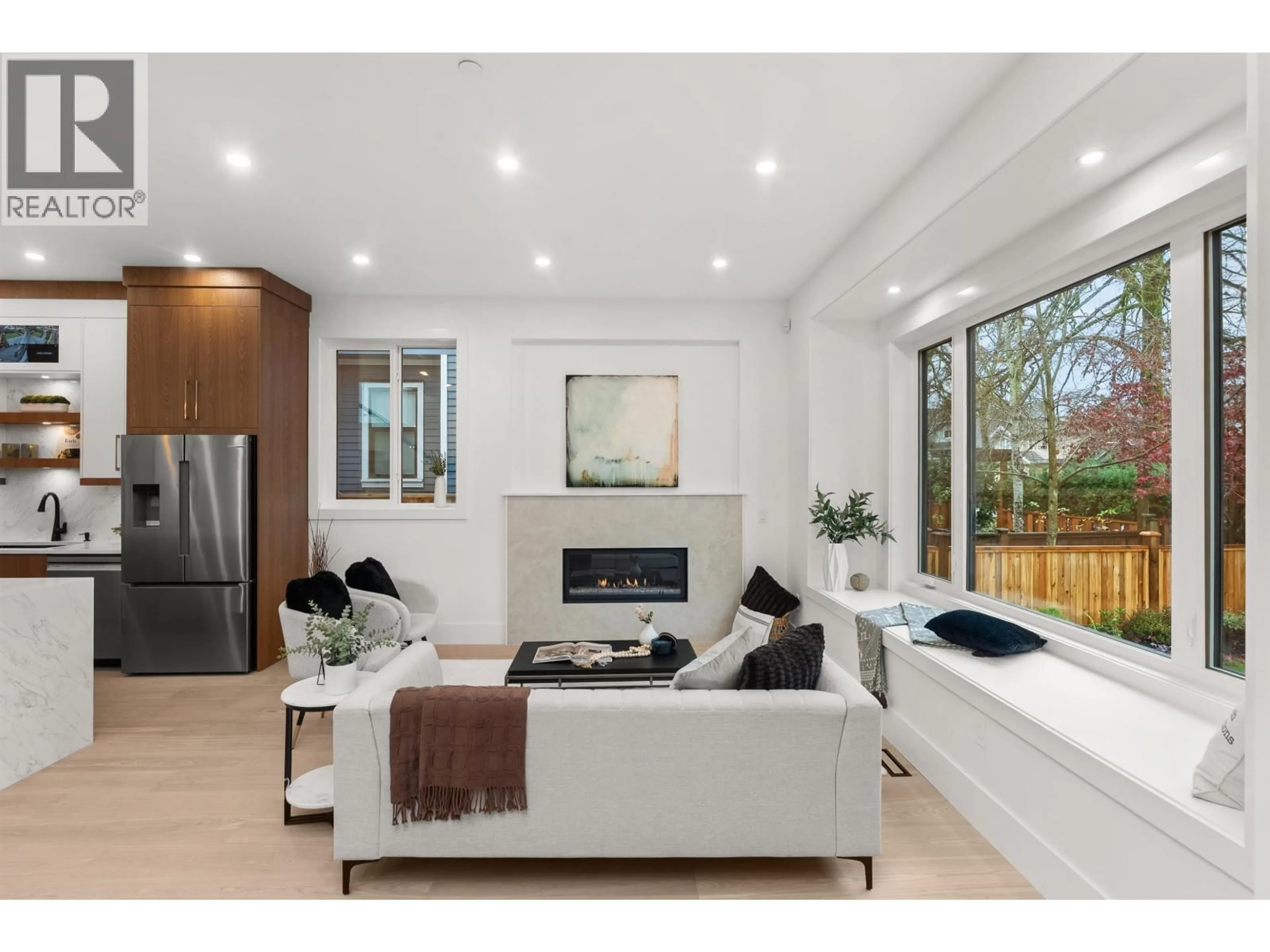 Living room with furniture, wood/laminate floor for 1 - 1822 14TH AVENUE, Vancouver British Columbia V5N2E2