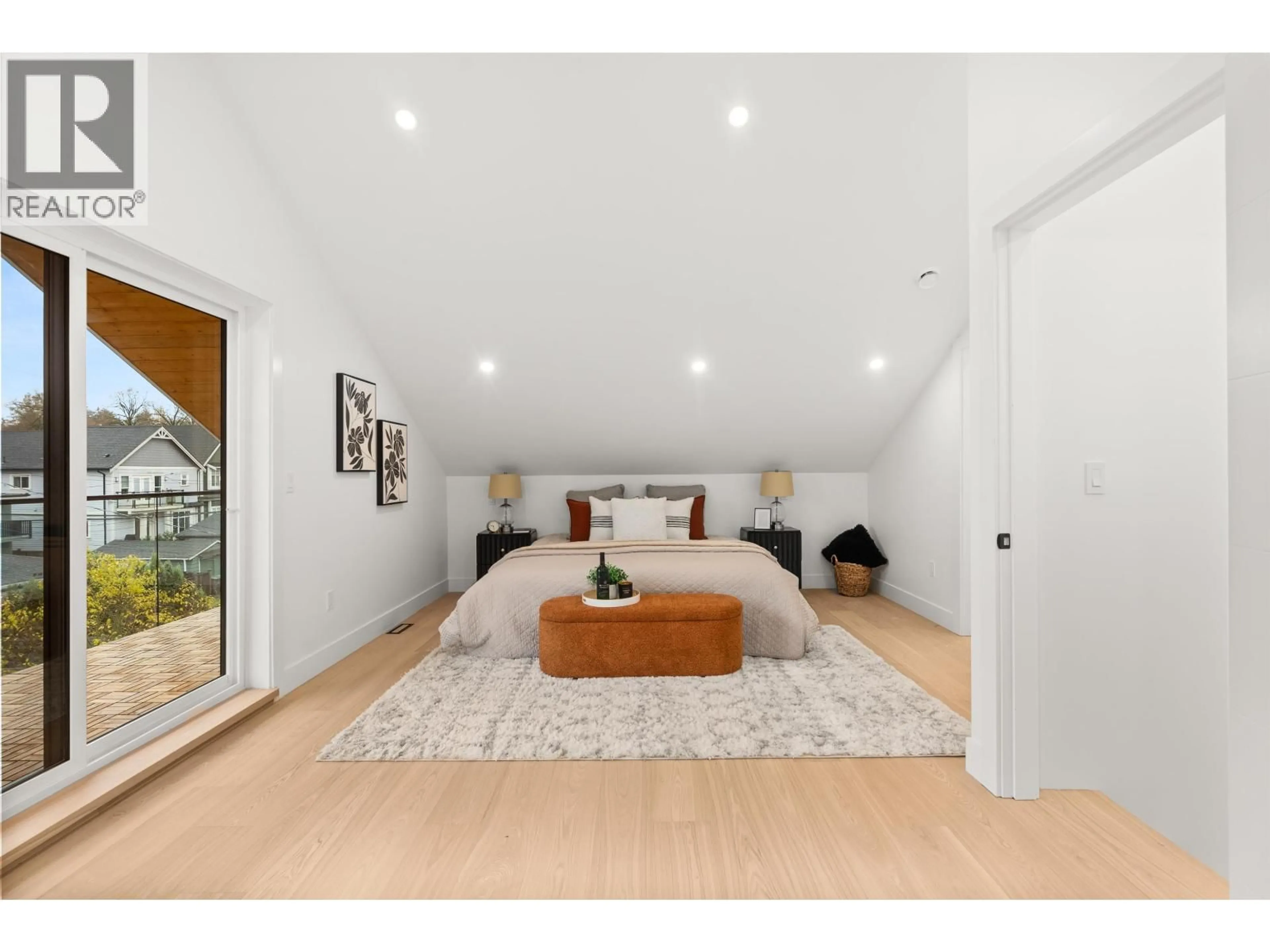 A pic of a room for 2 - 1822 14TH AVENUE, Vancouver British Columbia V5N2E2