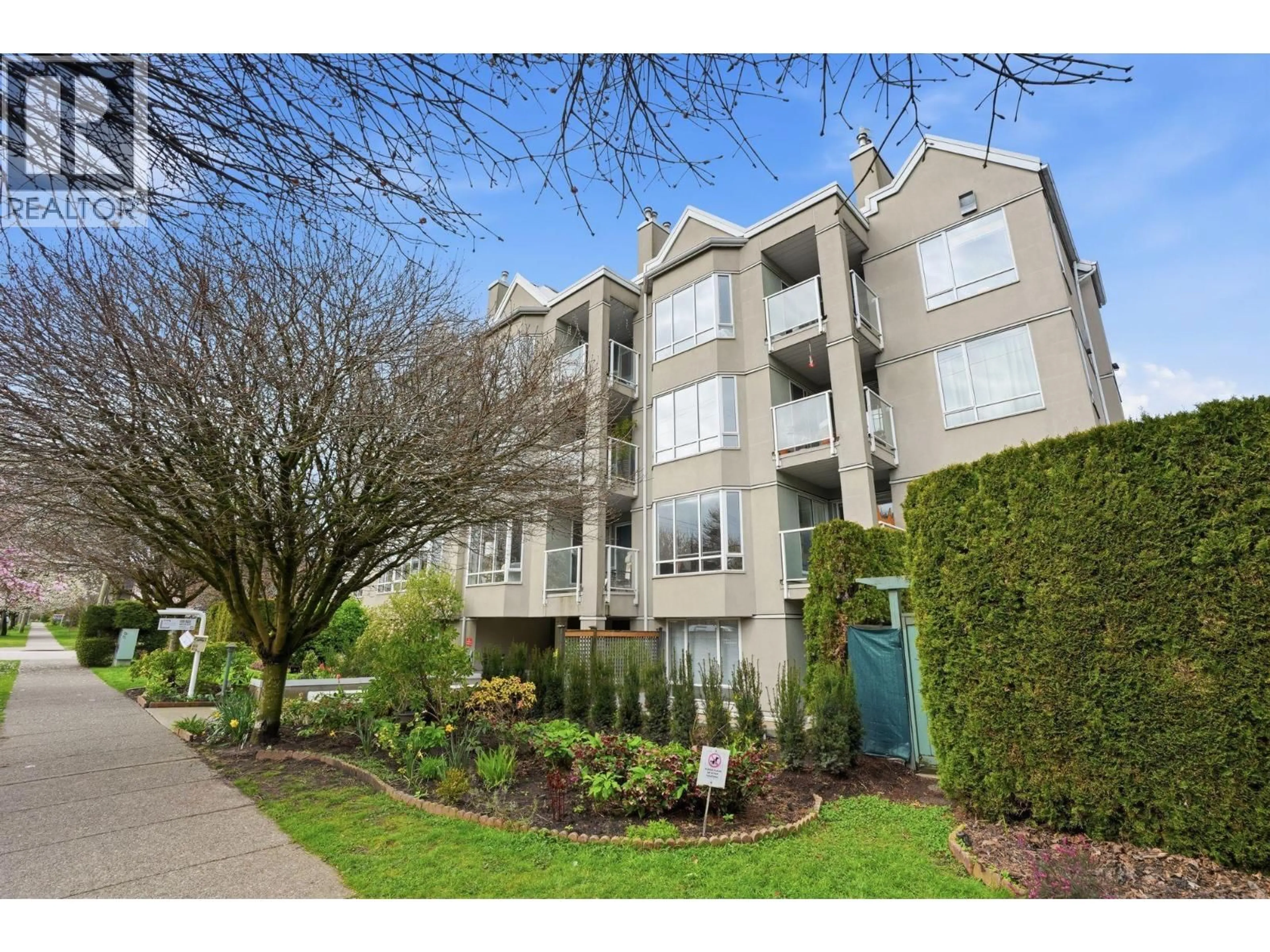 Unknown for 202 - 2195 5TH AVENUE, Vancouver British Columbia V6K1S1