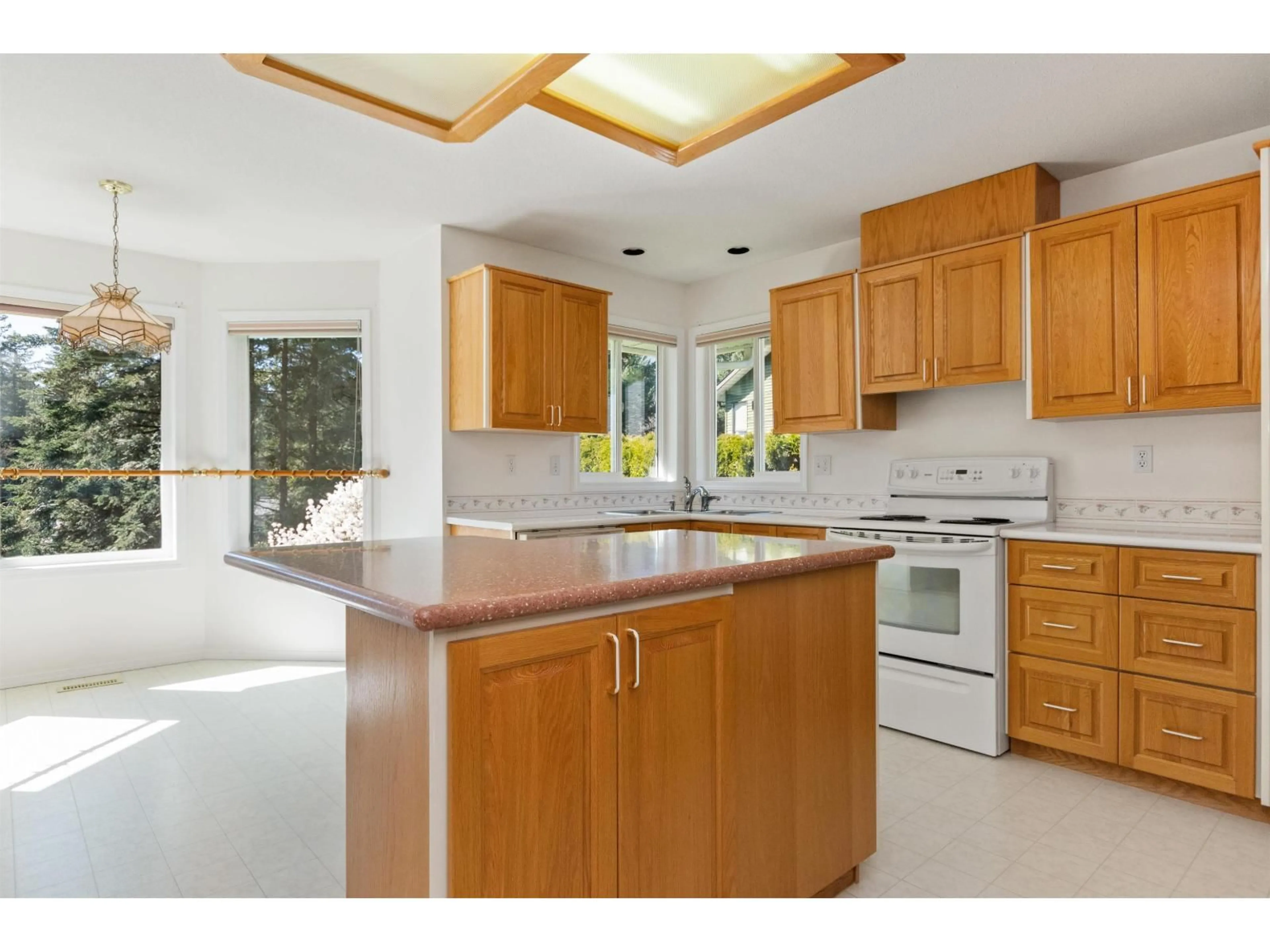 Standard kitchen, unknown for 21095 SWALLOW PLACE, Hope British Columbia V0X1L1