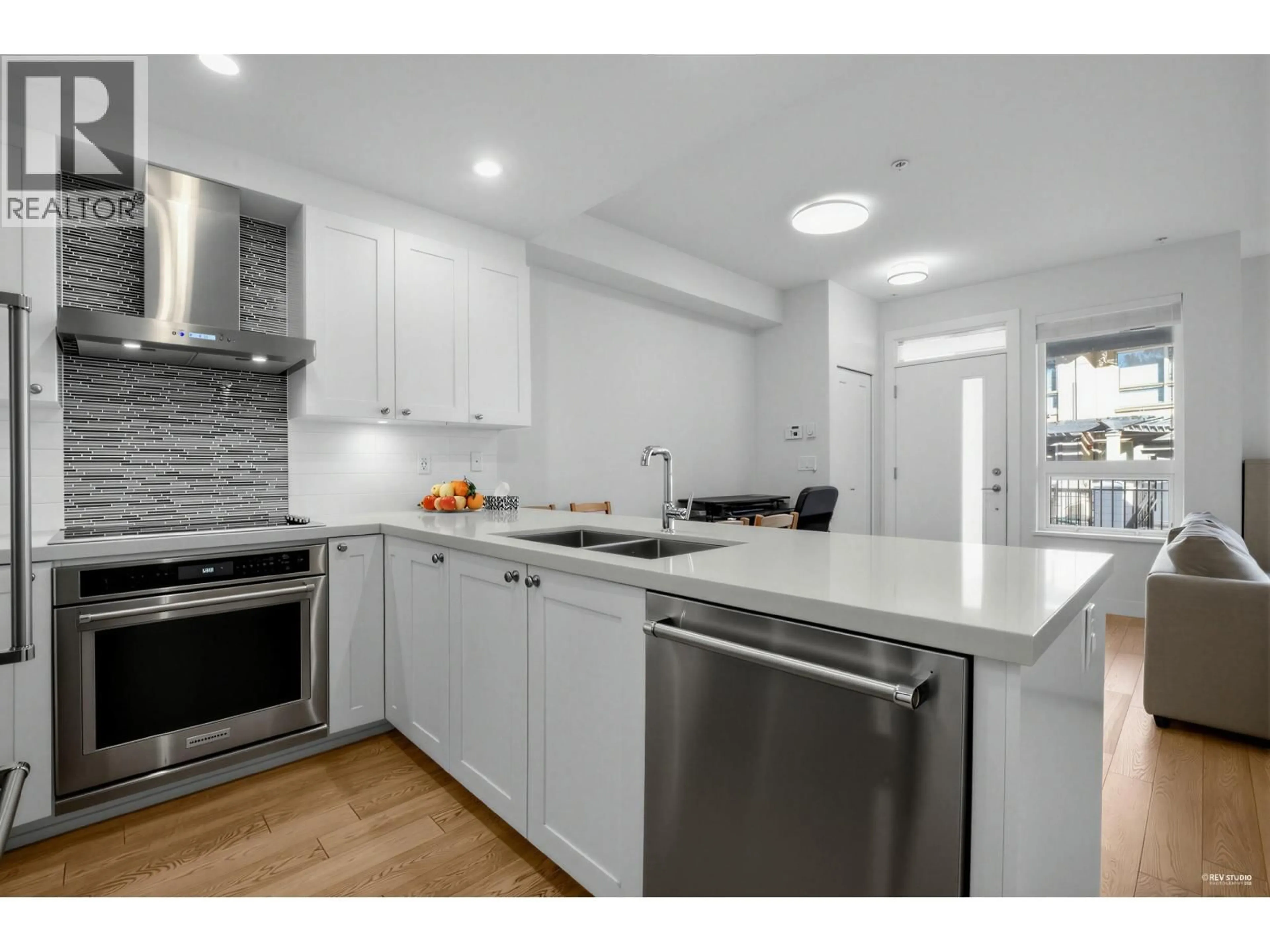 Open concept kitchen, unknown for 11 - 3231 NOEL DRIVE, Burnaby British Columbia V3J0H3