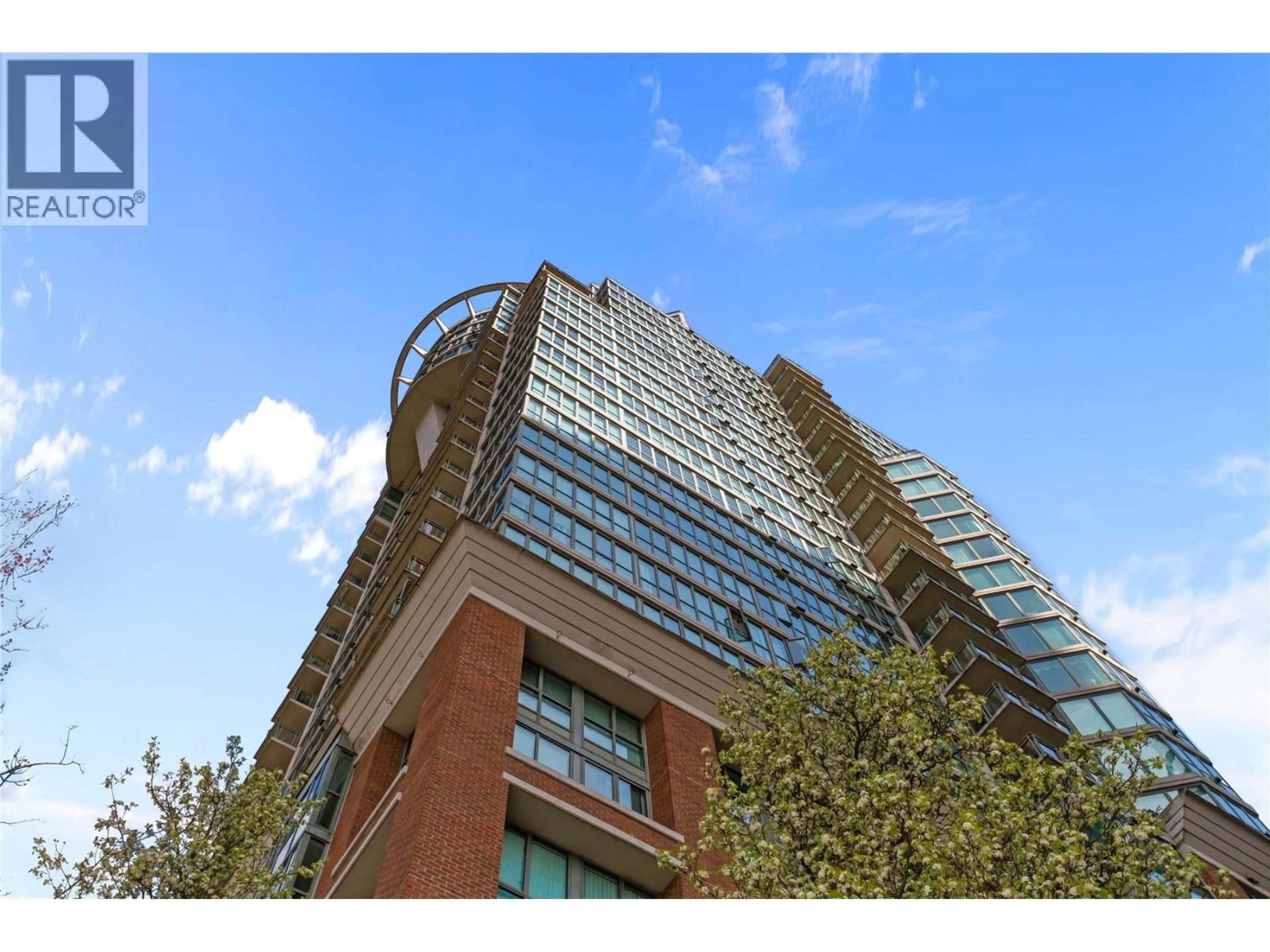 Indoor foyer for 1503 - 1088 QUEBEC STREET, Vancouver British Columbia V6A4H2