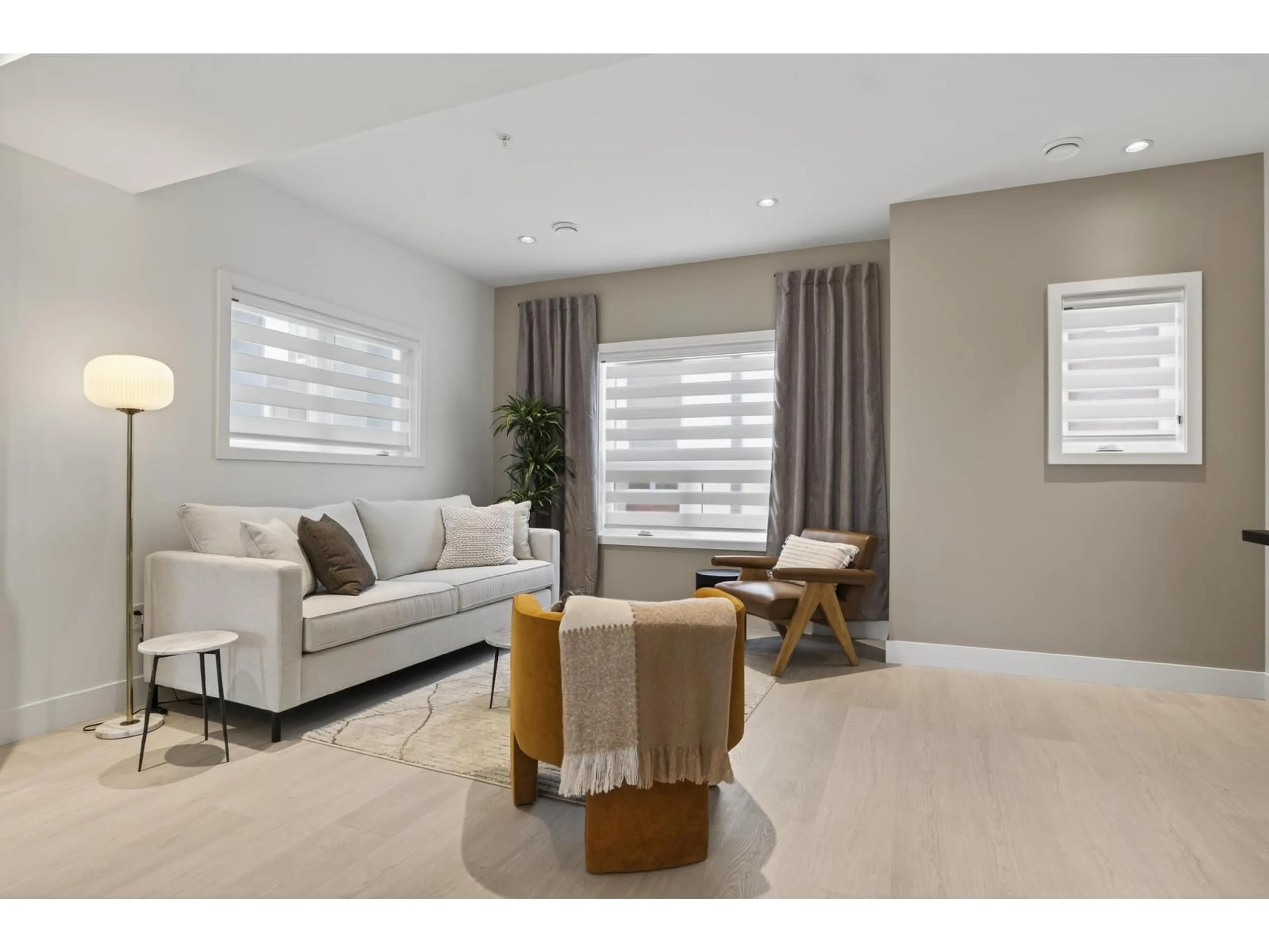 Living room with furniture, ceramic/tile floor for 69 - 7381 PRESTON BOULEVARD, Mission British Columbia V2V1C5