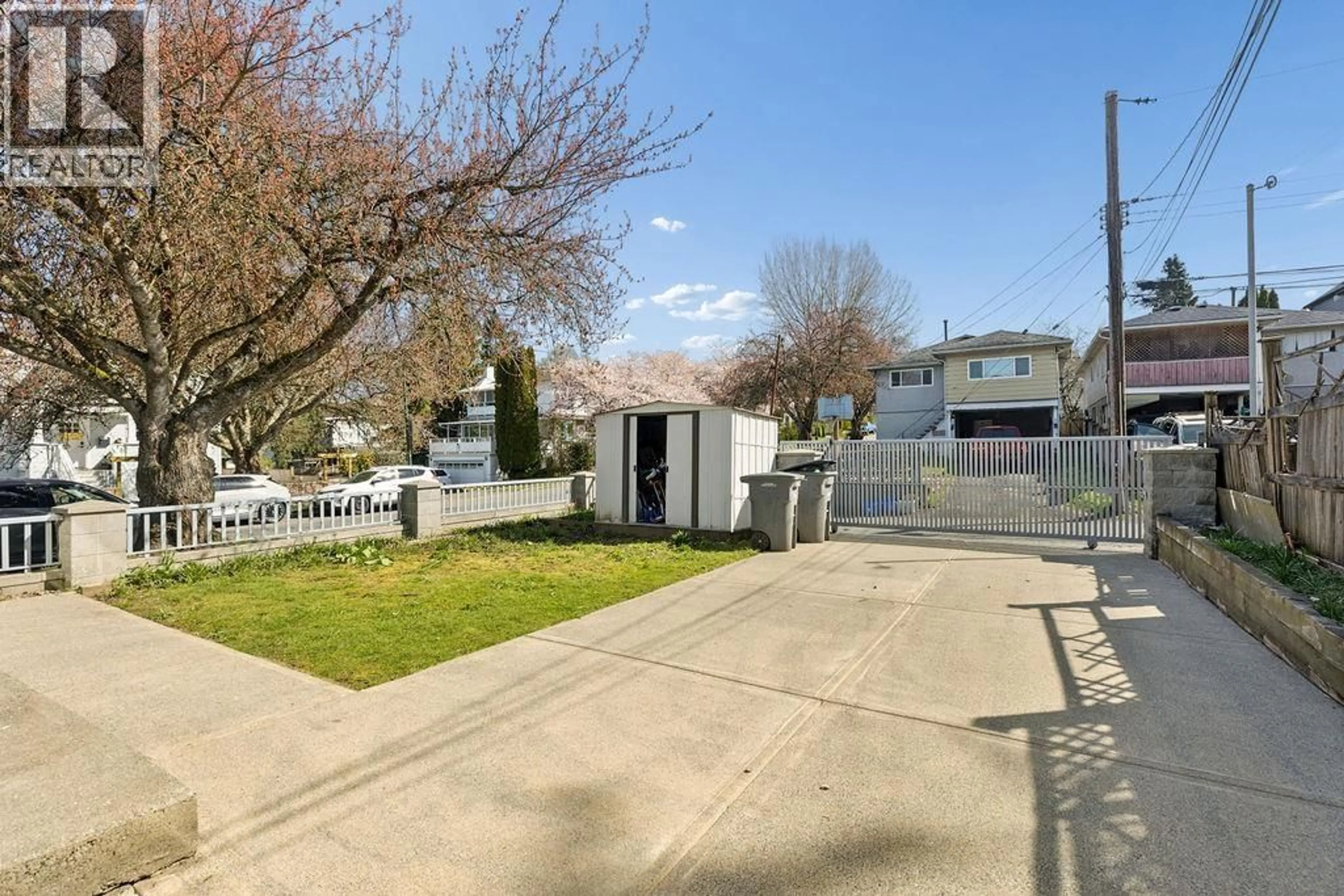 A pic from outside/outdoor area/front of a property/back of a property/a pic from drone, street for 3708 DUMFRIES STREET, Vancouver British Columbia V5N3S7