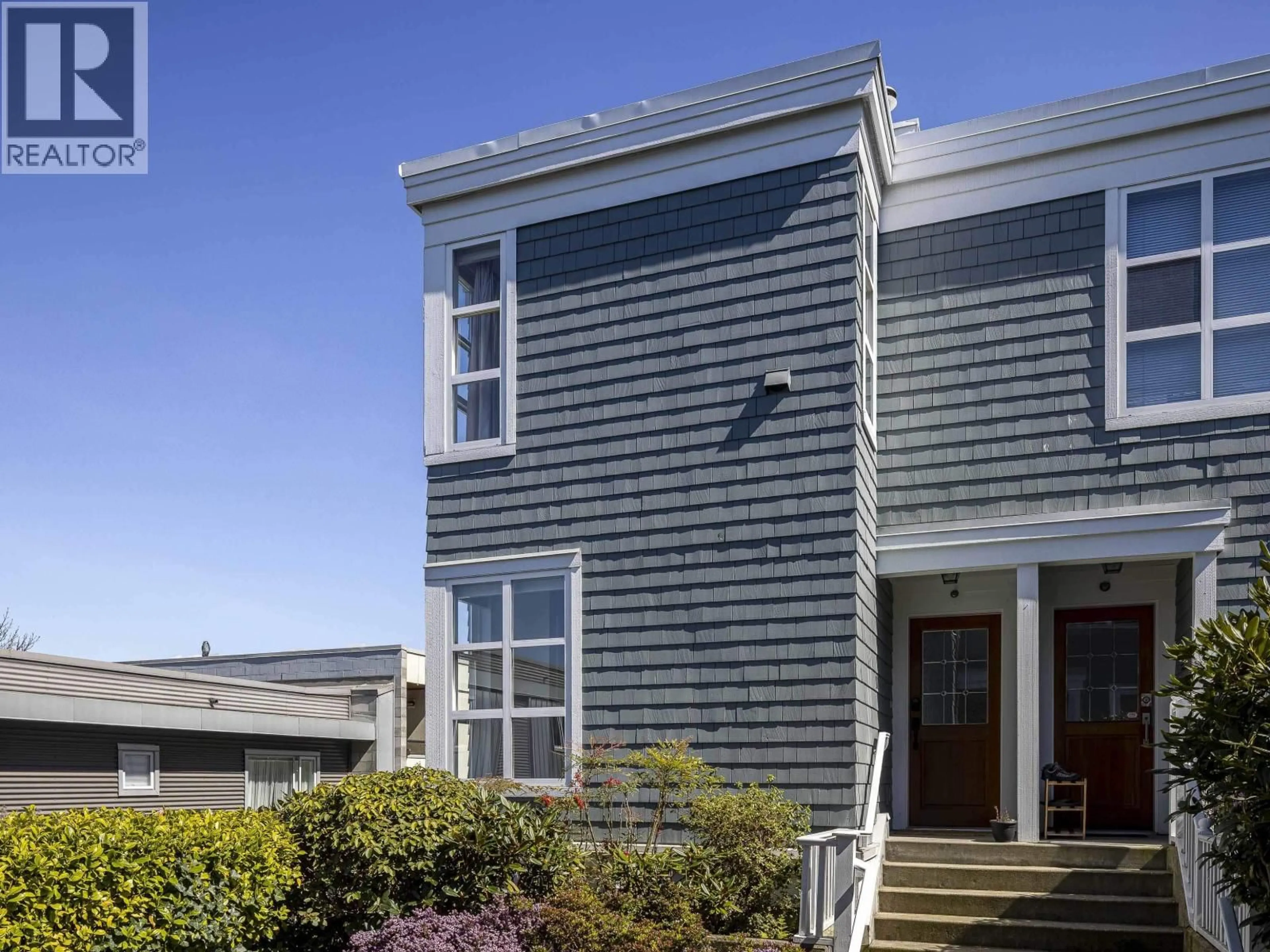 Home with vinyl exterior material, street for 210 - 655 7TH AVENUE, Vancouver British Columbia V5Z1B6