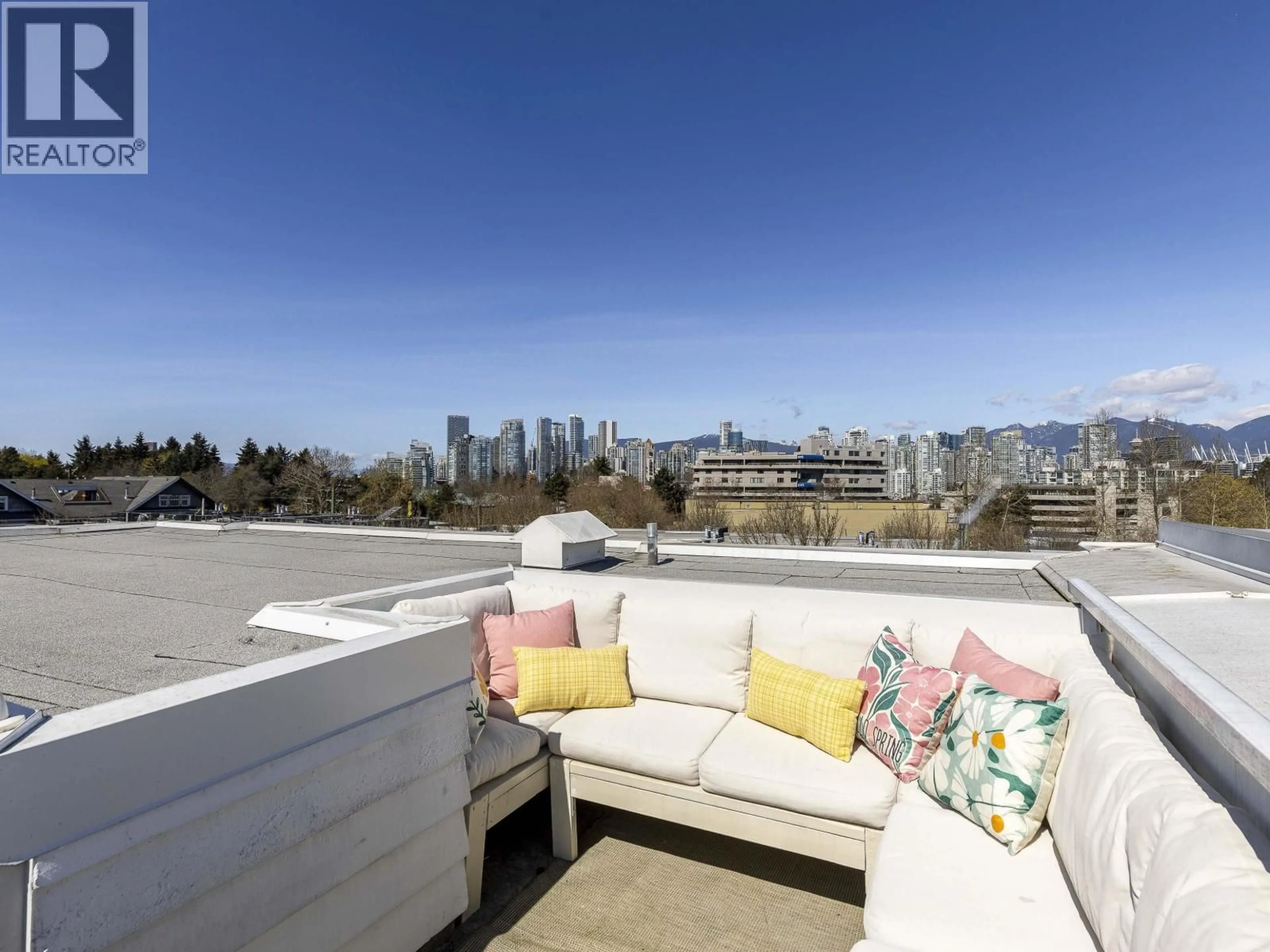 Unknown for 210 - 655 7TH AVENUE, Vancouver British Columbia V5Z1B6