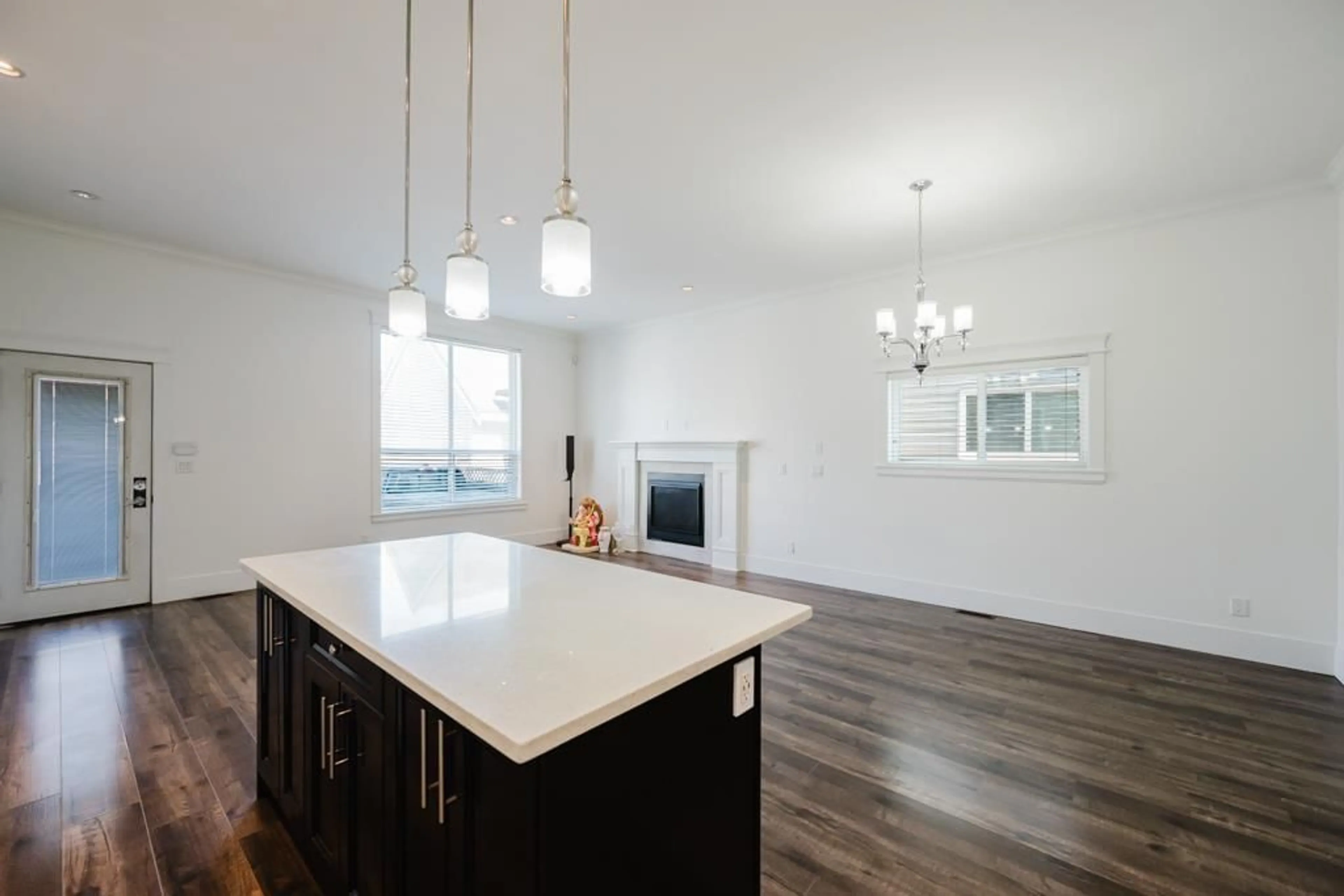 Open concept kitchen, wood/laminate floor for 19555 72 AVENUE, Surrey British Columbia V4N3E8