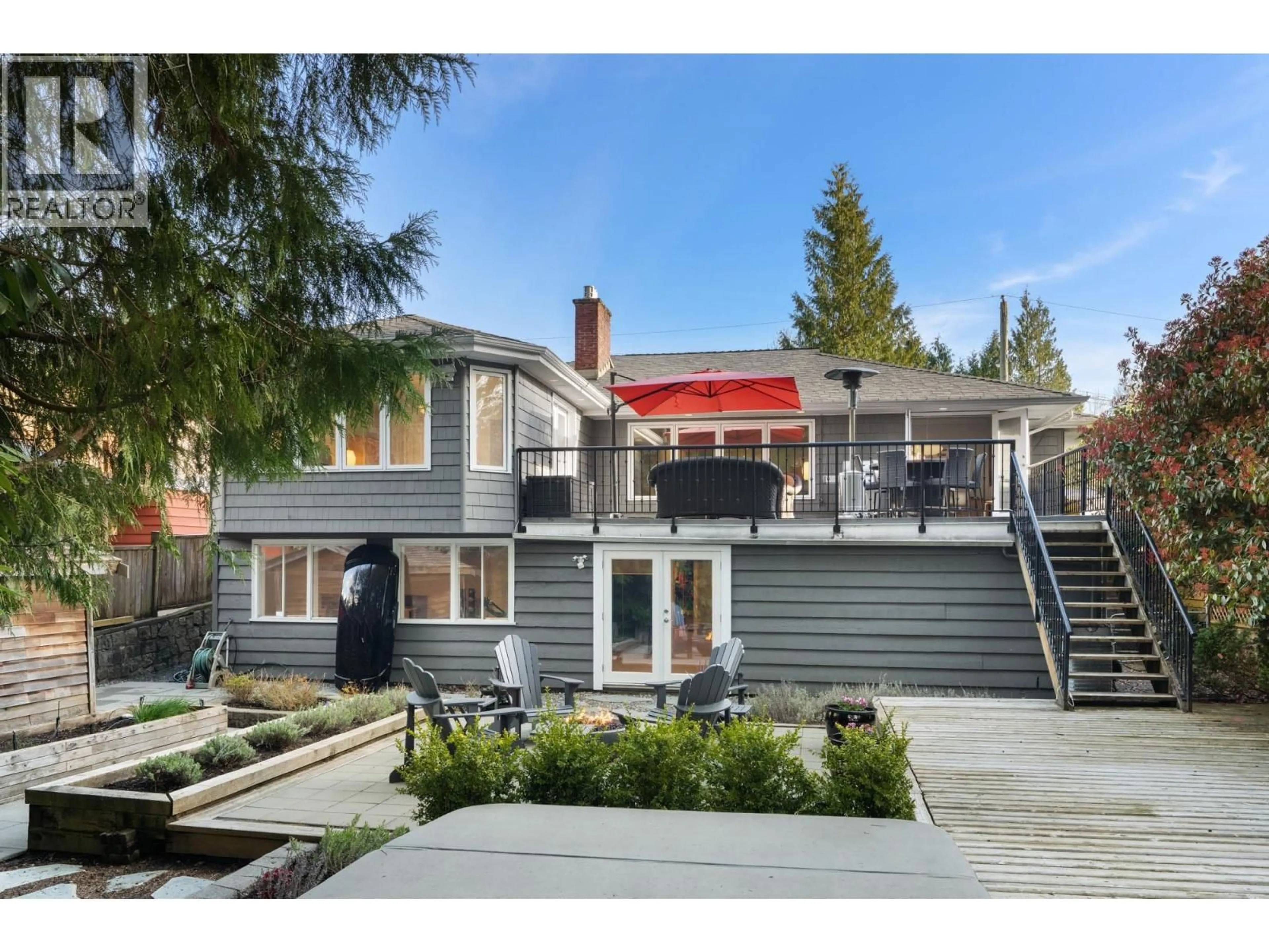 Unknown for 956 BELVISTA CRESCENT, North Vancouver British Columbia V7R2B4