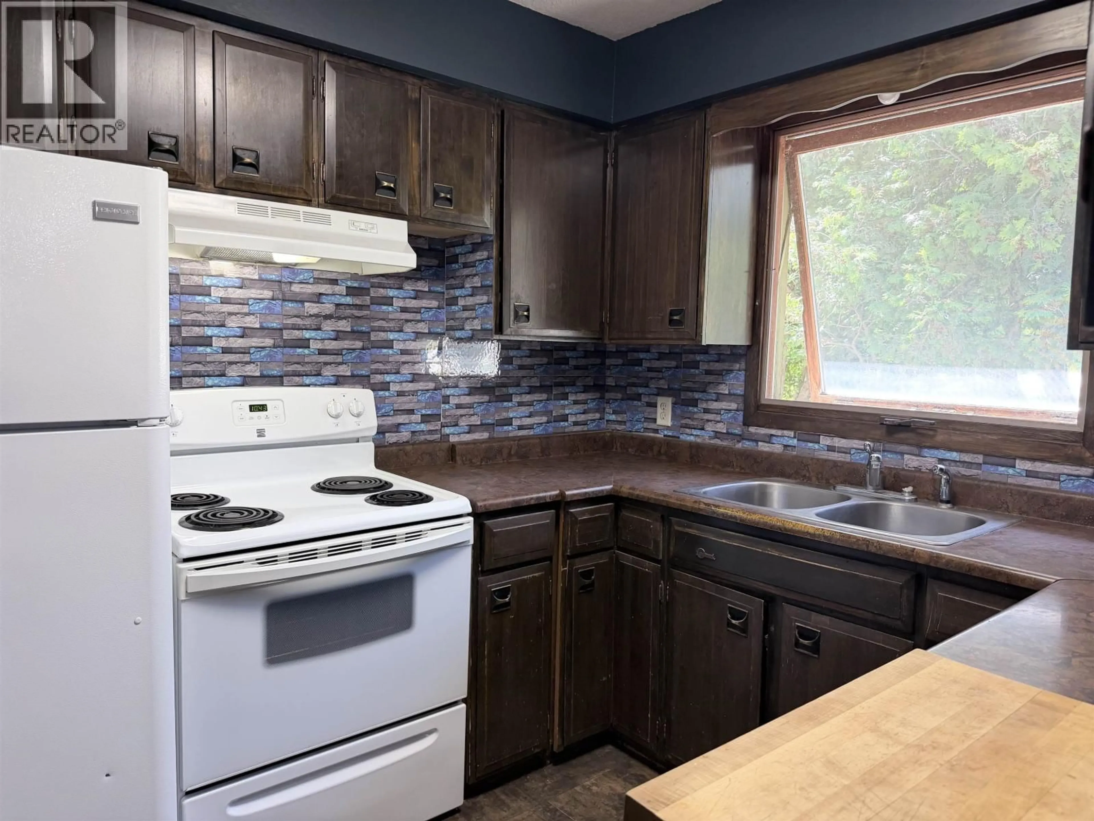 Standard kitchen, unknown for 389 6TH W STREET, Vanderhoof British Columbia V0J3A0