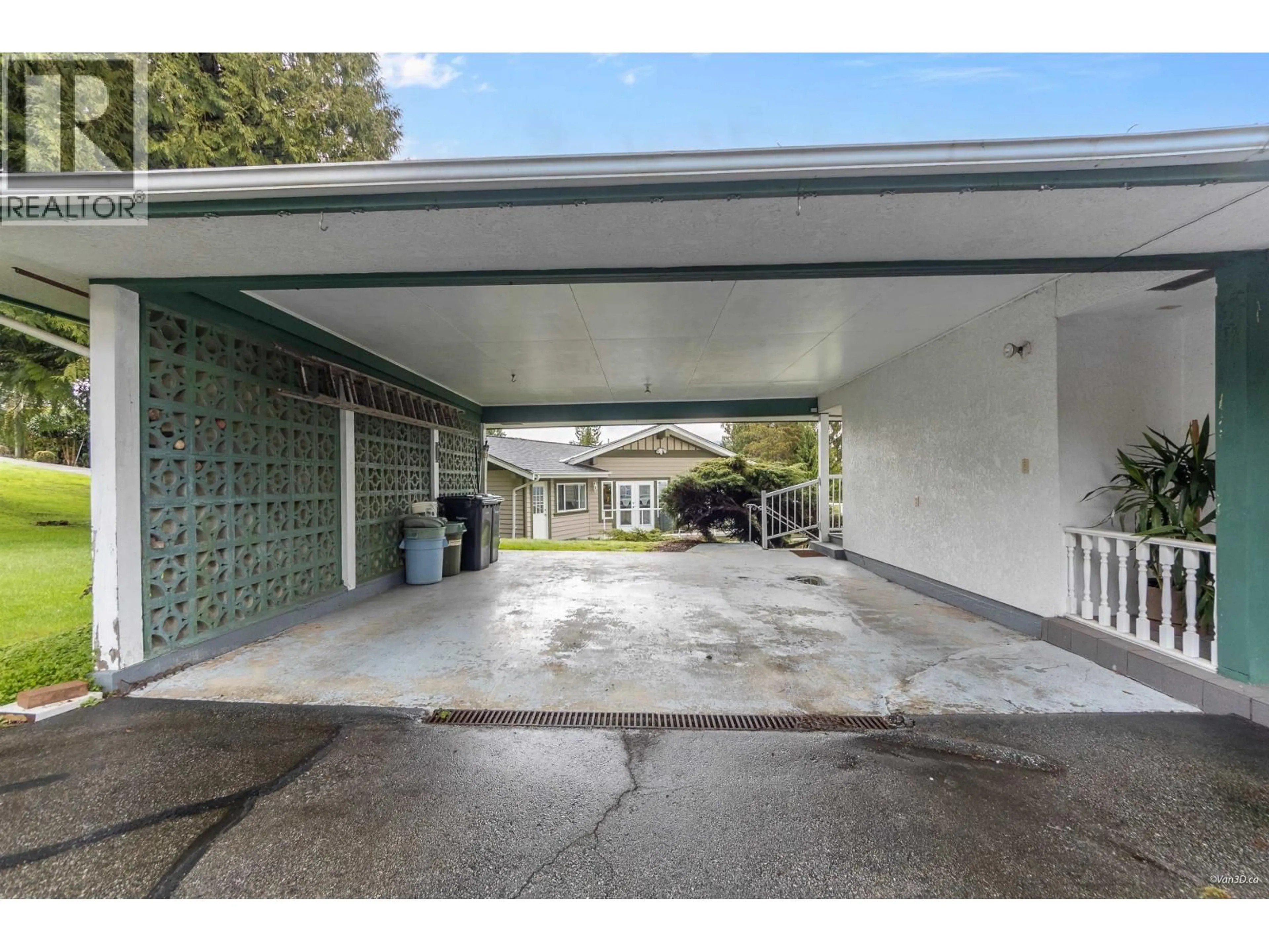 Indoor garage for 2992 LAZY A STREET, Coquitlam British Columbia V3C3N7