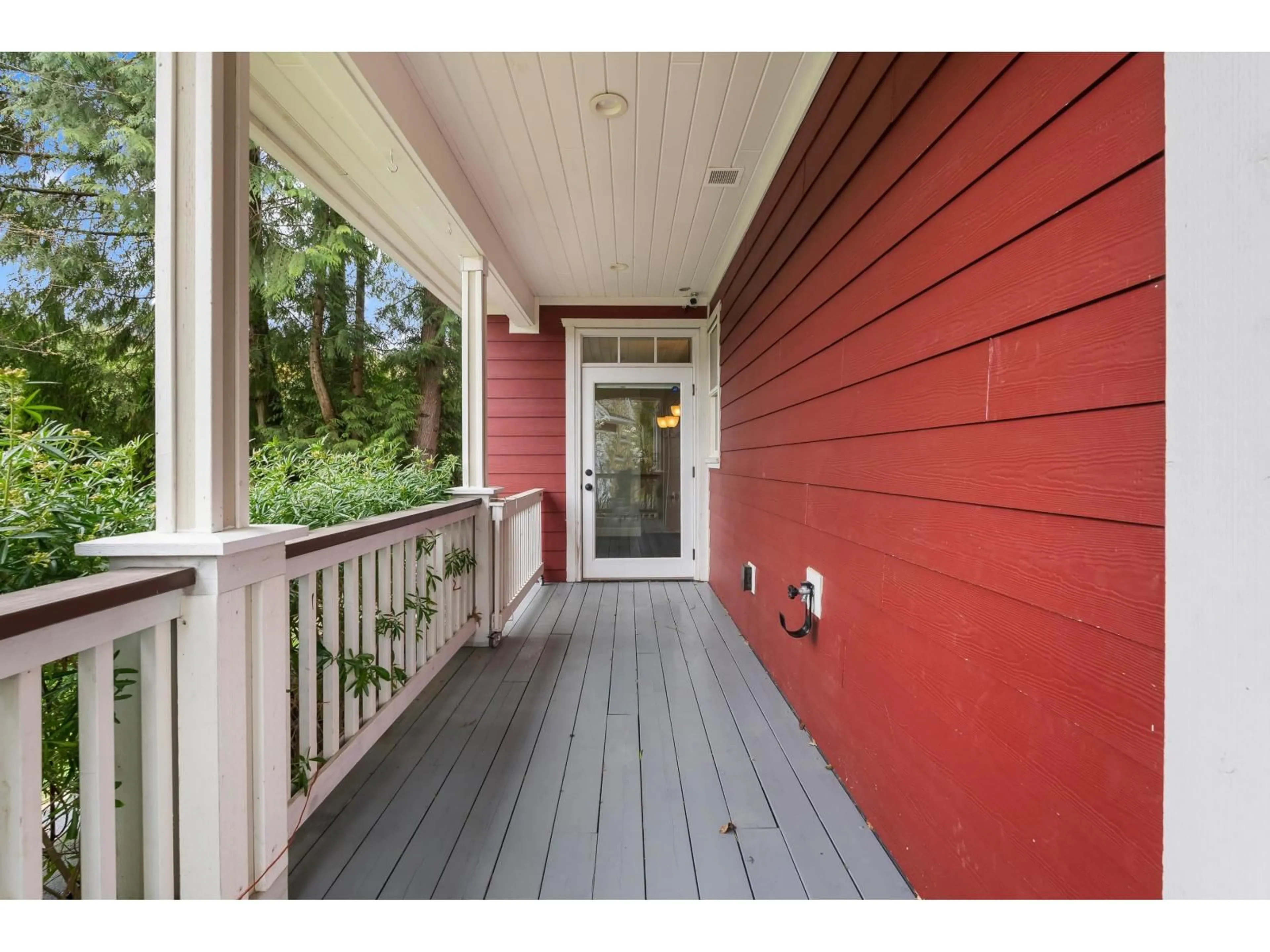 Indoor entryway for 34553 PENNER AVENUE, Mission British Columbia V2V6W1