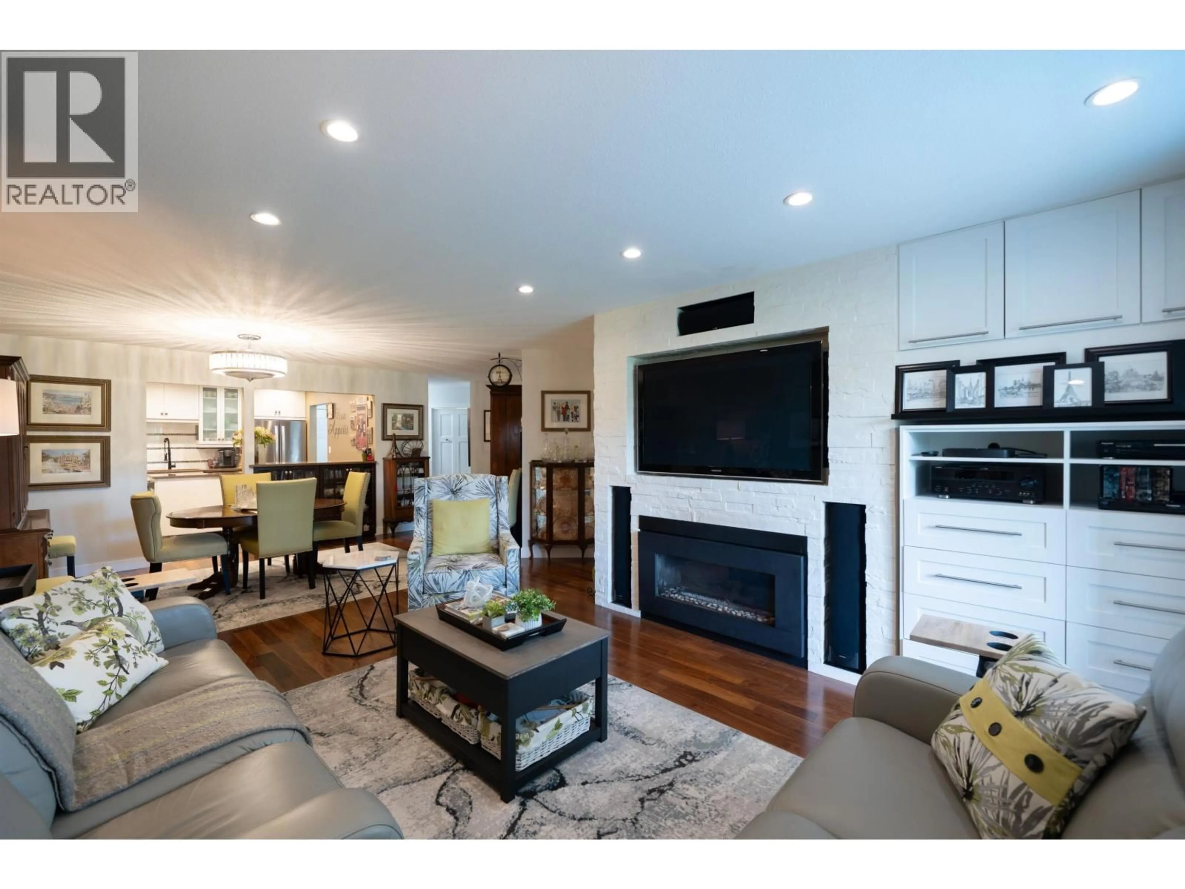 Living room with furniture, wood/laminate floor for 113 - 11601 227 STREET, Maple Ridge British Columbia V2X0J7