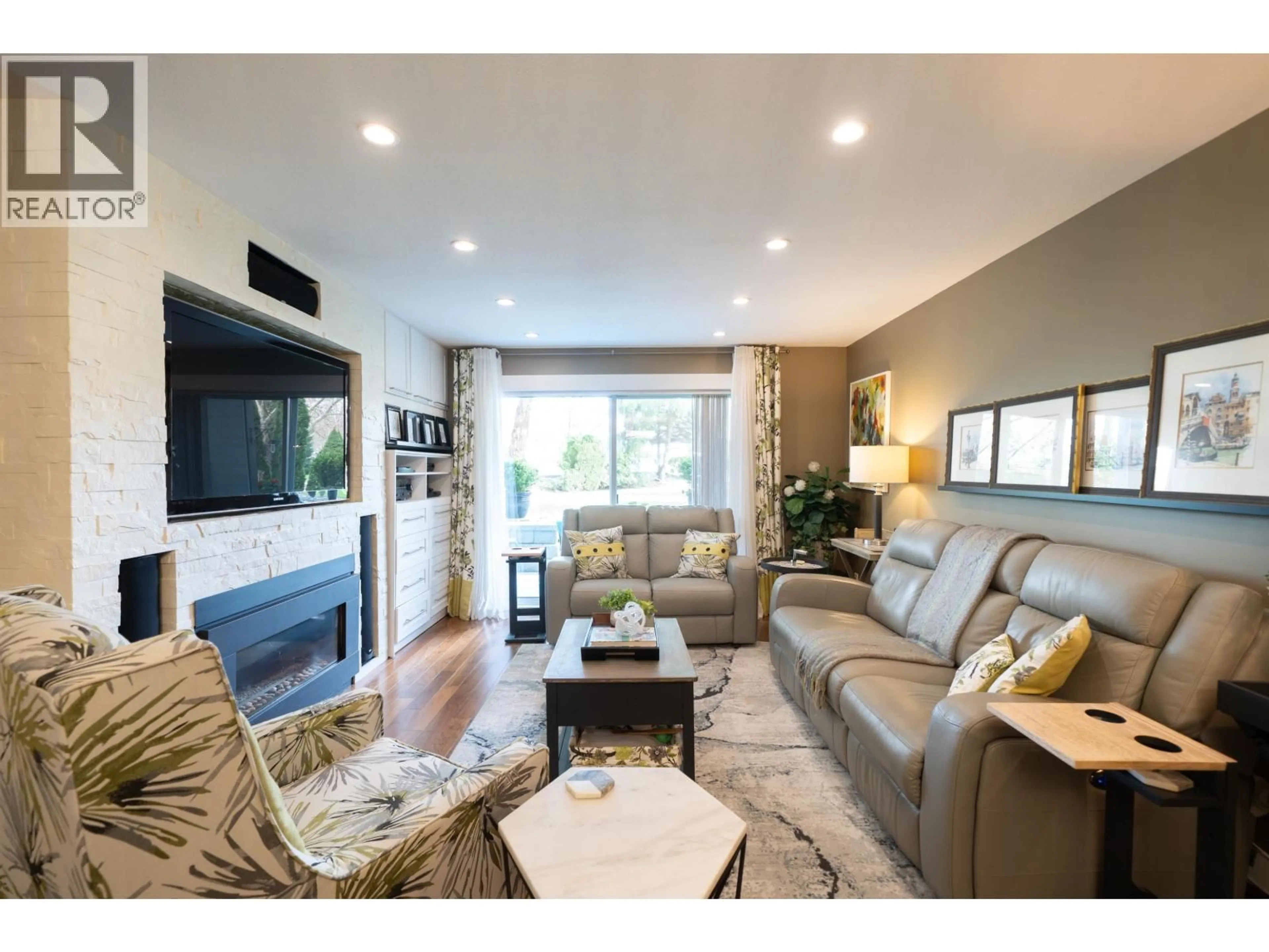 Living room with furniture, unknown for 113 - 11601 227 STREET, Maple Ridge British Columbia V2X0J7