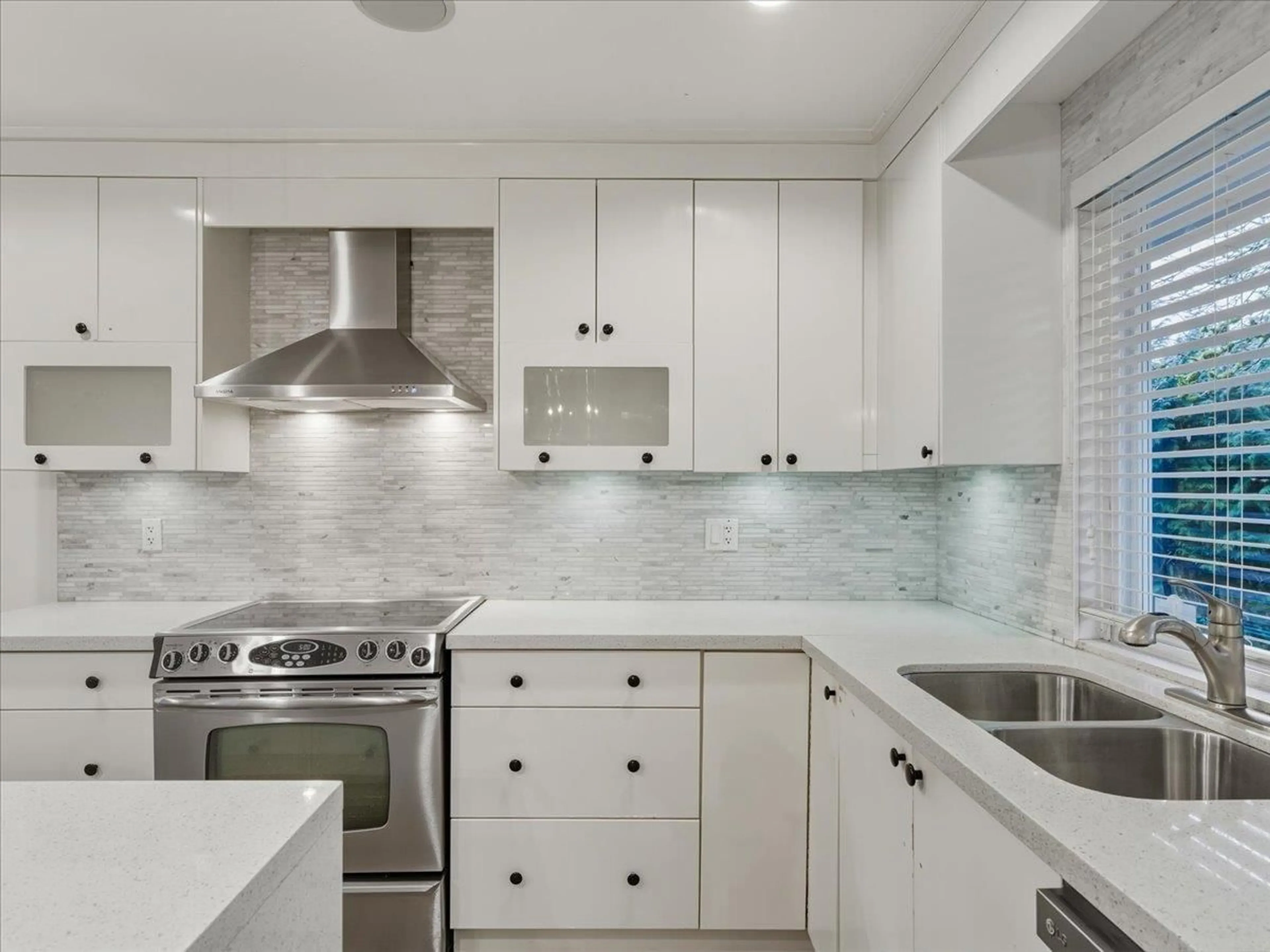 Contemporary kitchen, ceramic/tile floor for 3976 205B STREET, Langley British Columbia V3A2B3