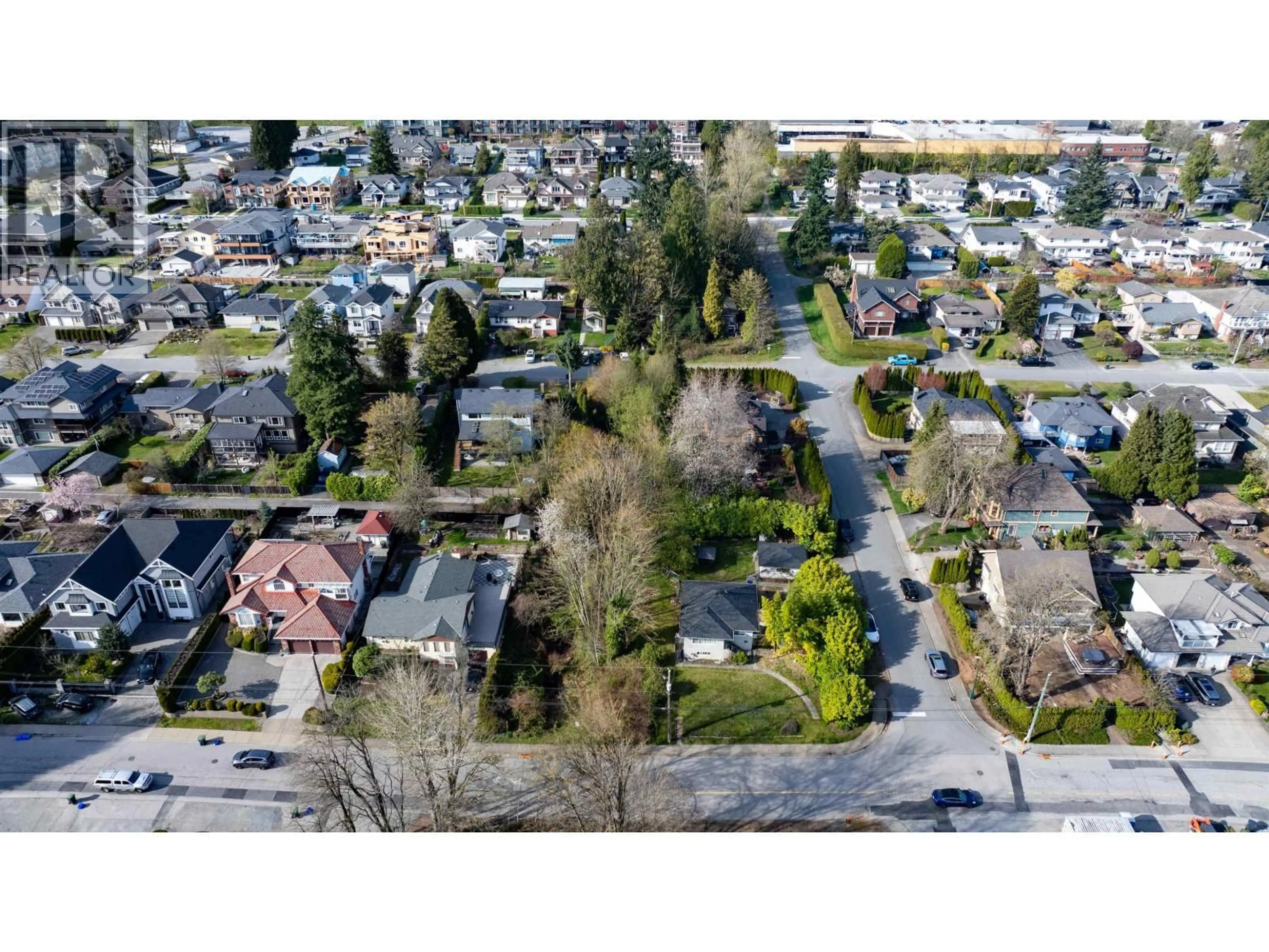 A pic from outside/outdoor area/front of a property/back of a property/a pic from drone, street for 971 ROCHESTER AVENUE, Coquitlam British Columbia V3K2W5