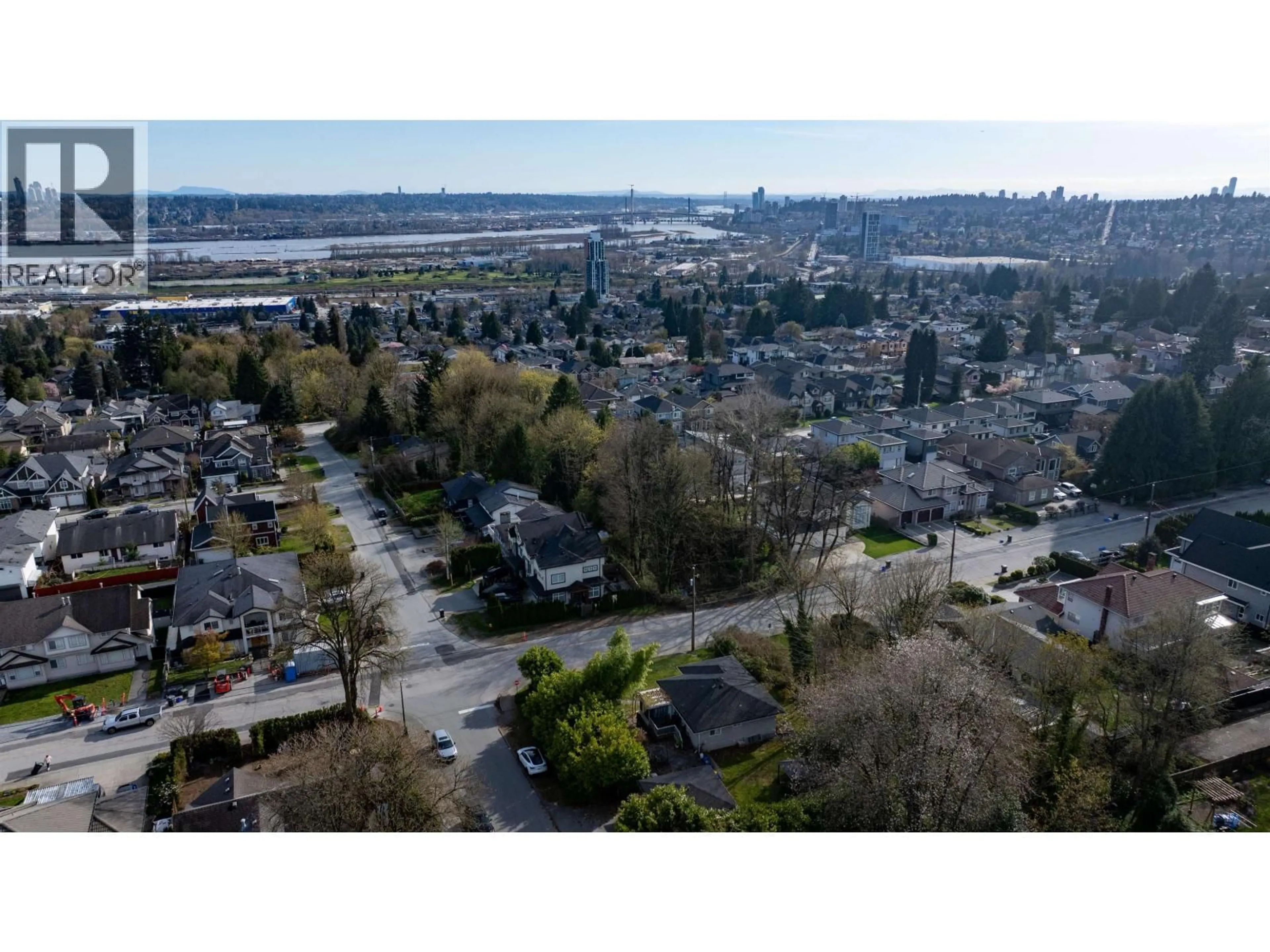 A pic from outside/outdoor area/front of a property/back of a property/a pic from drone, unknown for 971 ROCHESTER AVENUE, Coquitlam British Columbia V3K2W5
