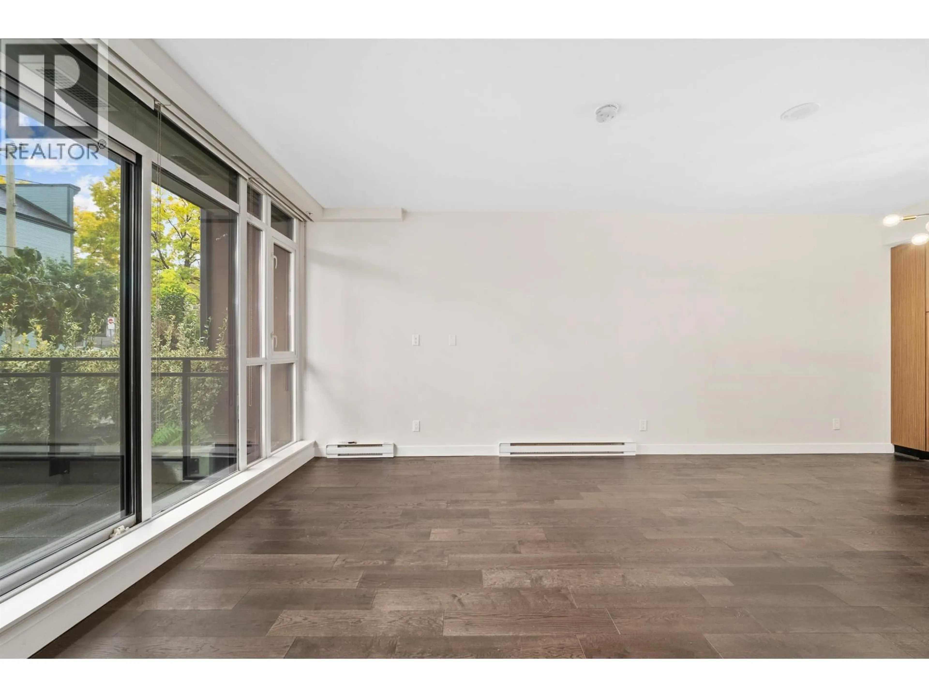 A pic of a room for 2389 SCOTIA STREET, Vancouver British Columbia V5T0B2