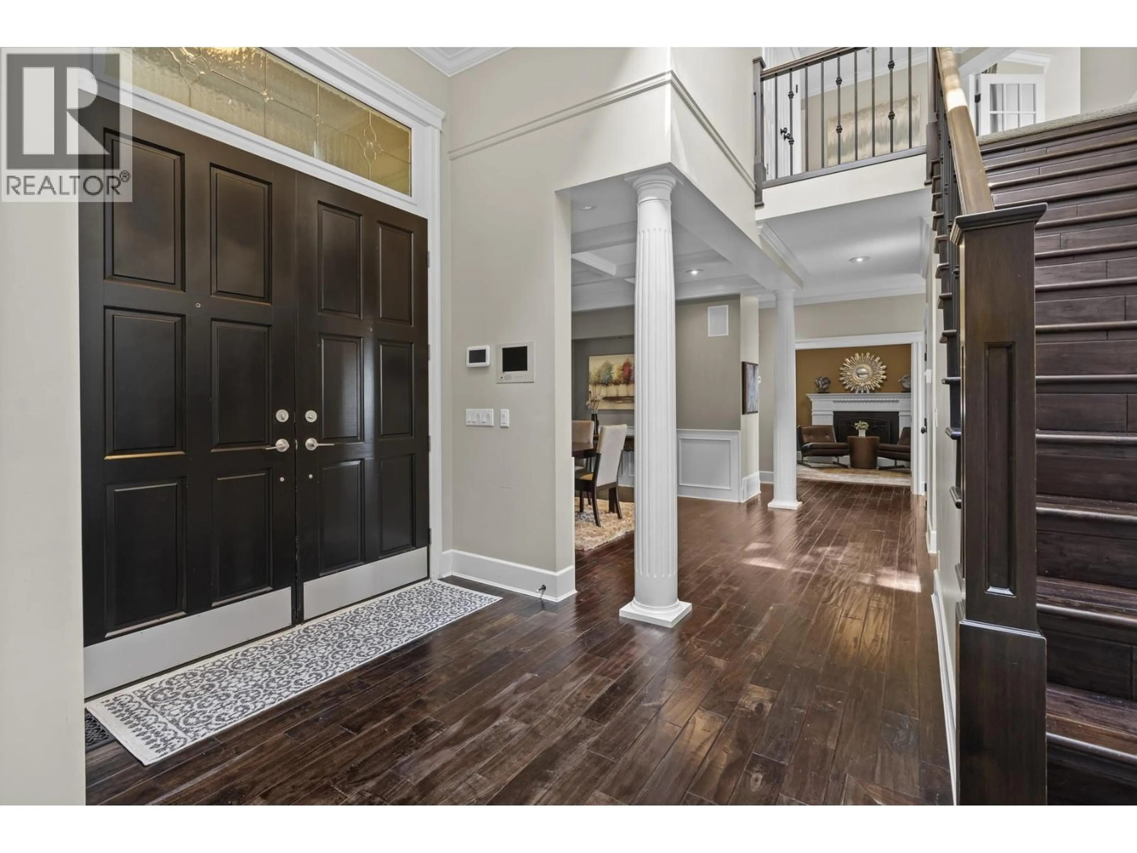 Indoor entryway for 4882 VISTA PLACE, West Vancouver British Columbia V7W3E7