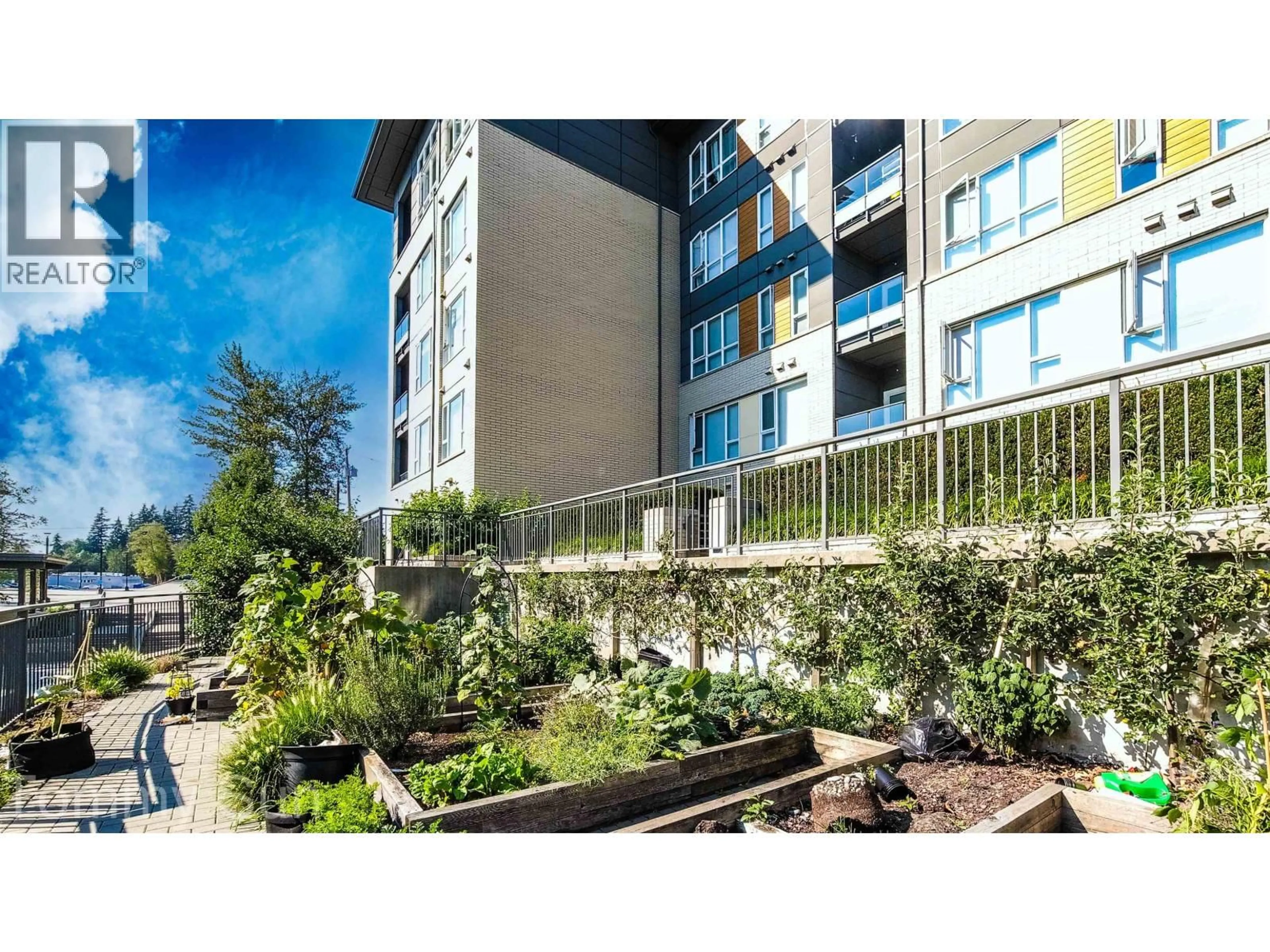 Patio, unknown for 110 - 9168 SLOPES MEWS, Burnaby British Columbia V5A0E4