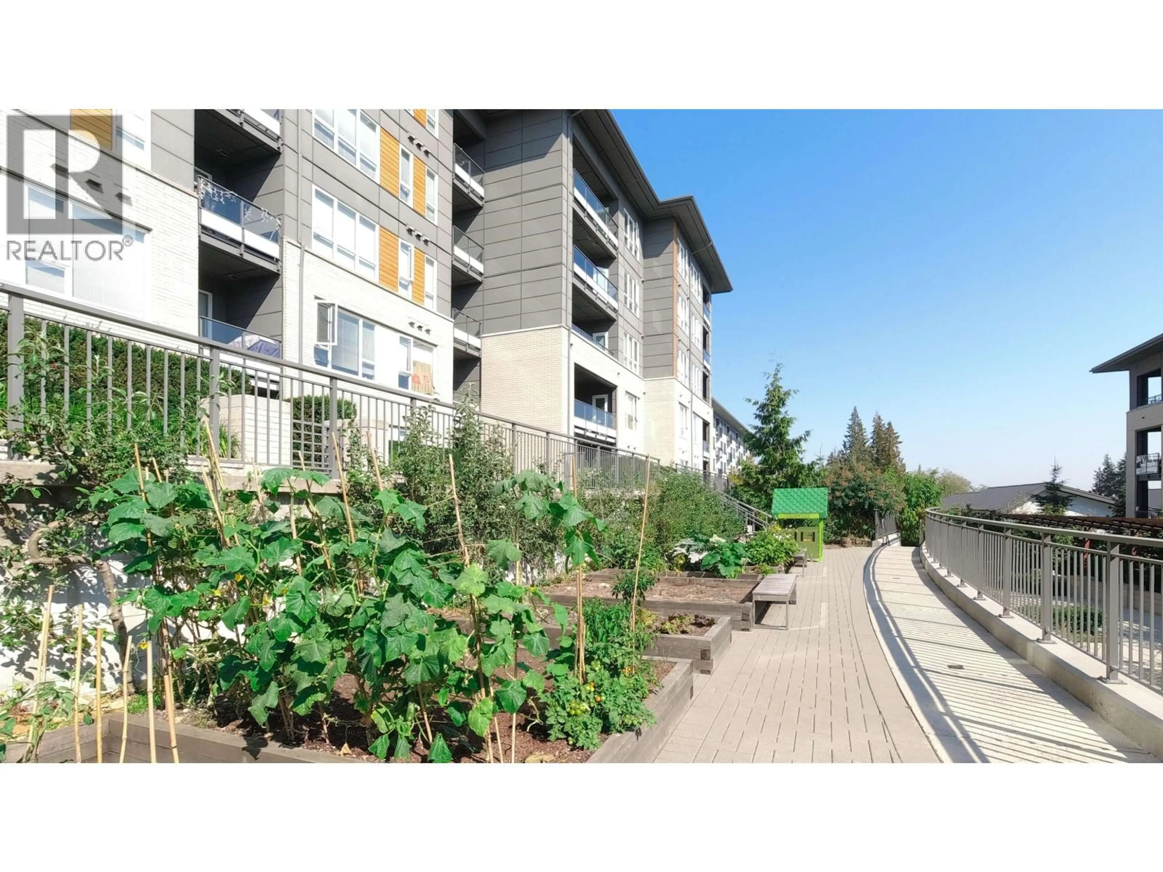 Patio, unknown for 110 - 9168 SLOPES MEWS, Burnaby British Columbia V5A0E4