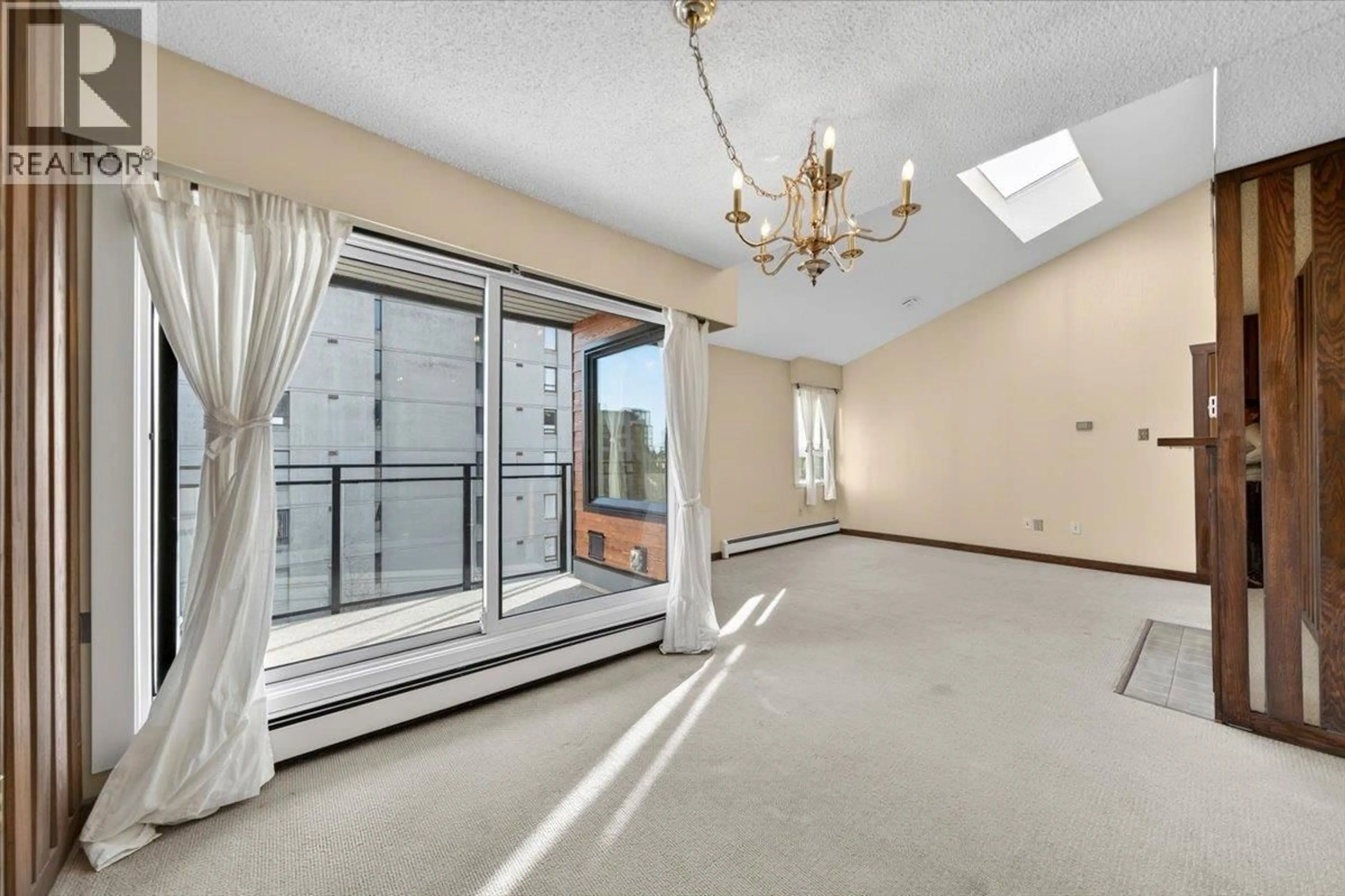 A pic of a room for 403 - 1340 DUCHESS AVENUE, West Vancouver British Columbia V7T1H6