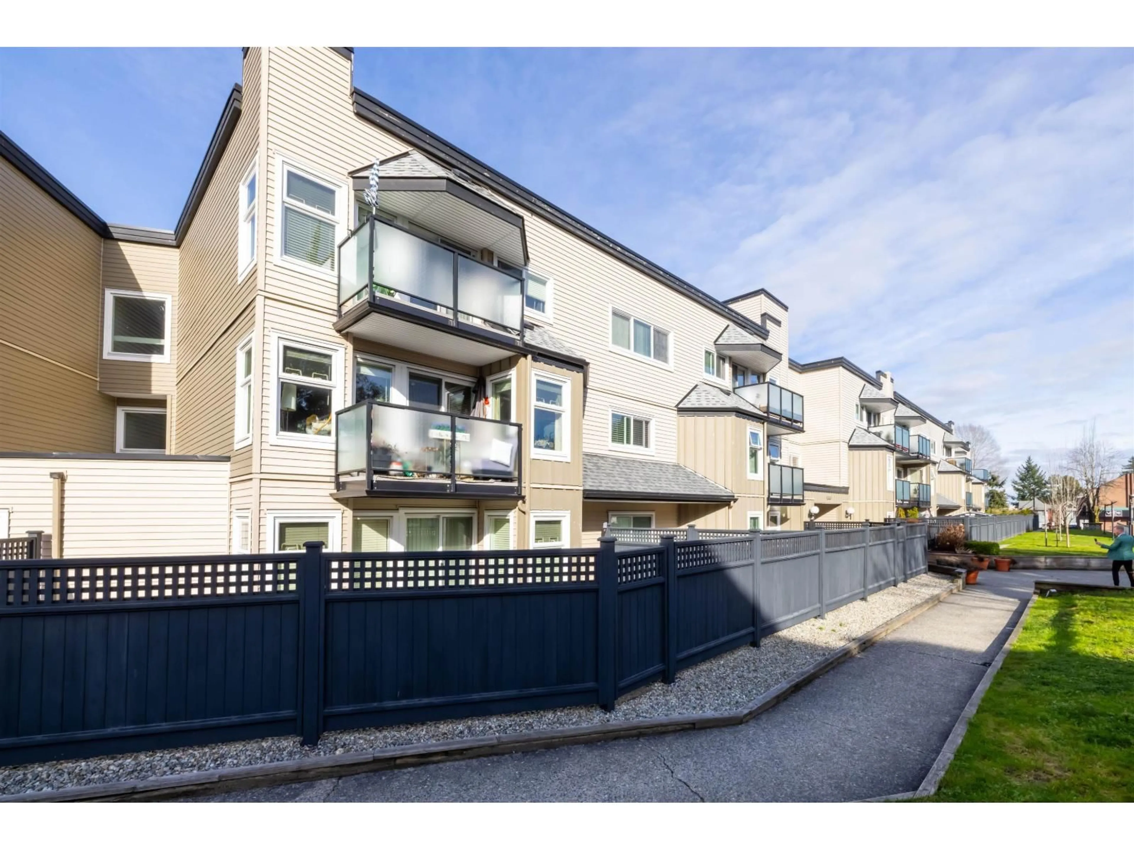 Unknown for 110 - 1850 SOUTHMERE CRESCENT EAST, Surrey British Columbia V4A6Y6