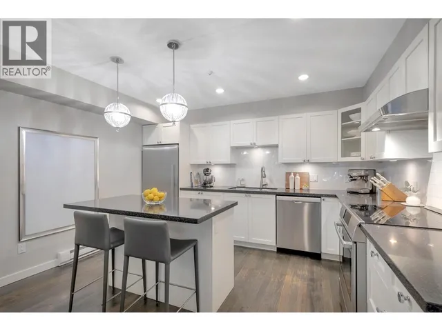 796 15TH AVENUE, Vancouver 4