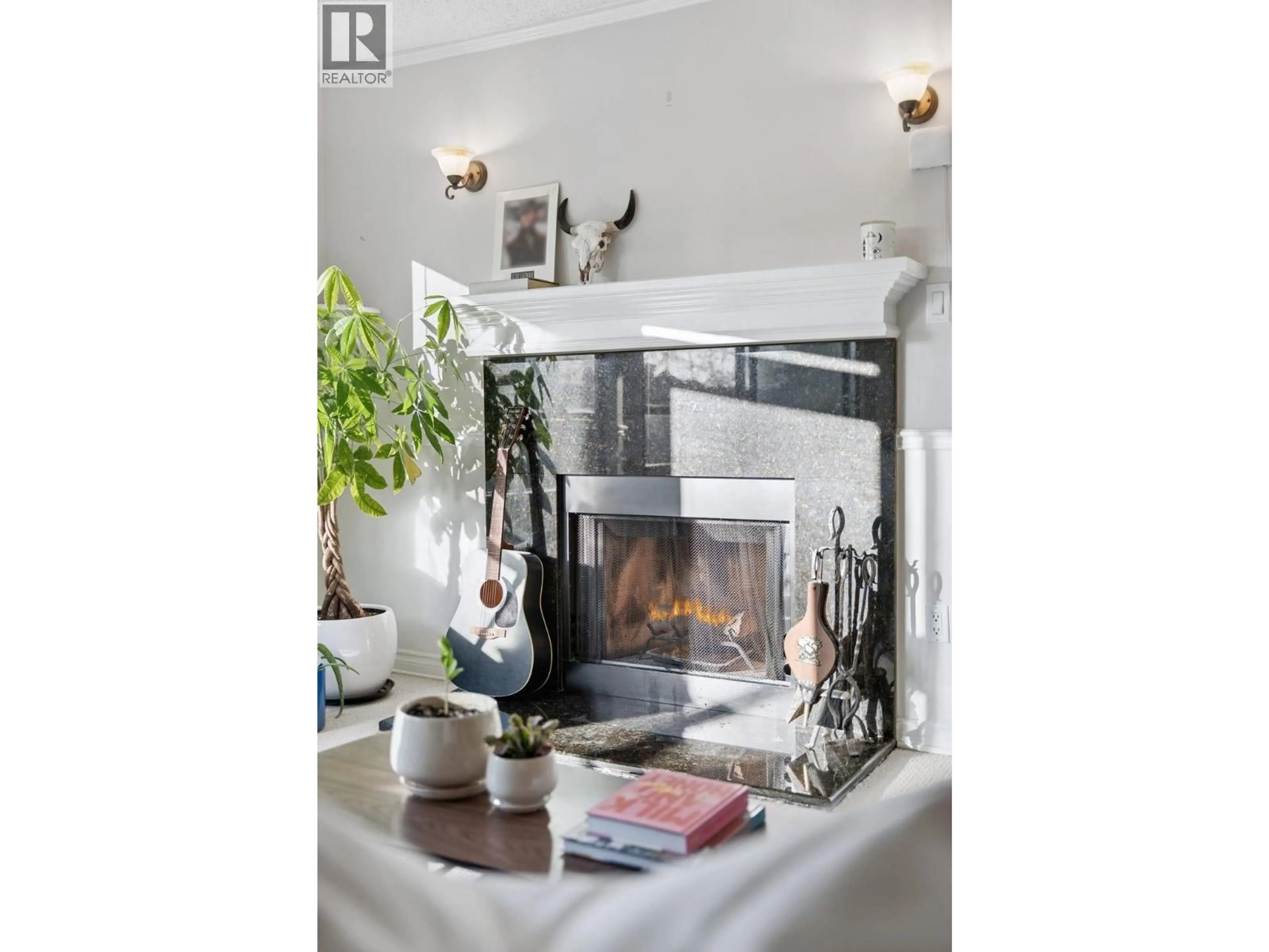 Unknown for 302 - 1750 AUGUSTA AVENUE, Burnaby British Columbia V5A2V6