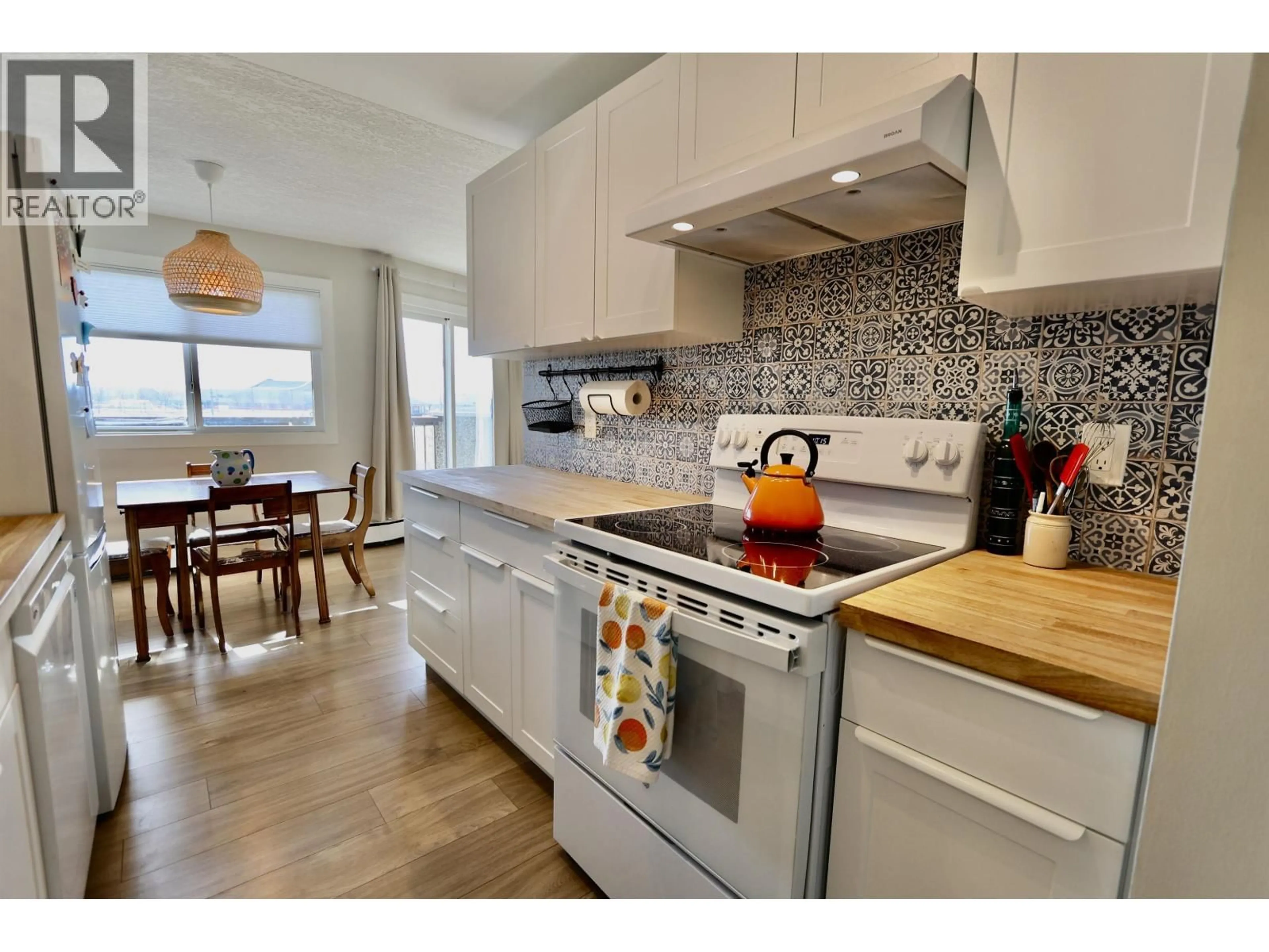 Open concept kitchen, unknown for 202 - 4288 15TH AVENUE, Prince George British Columbia V2M5K6