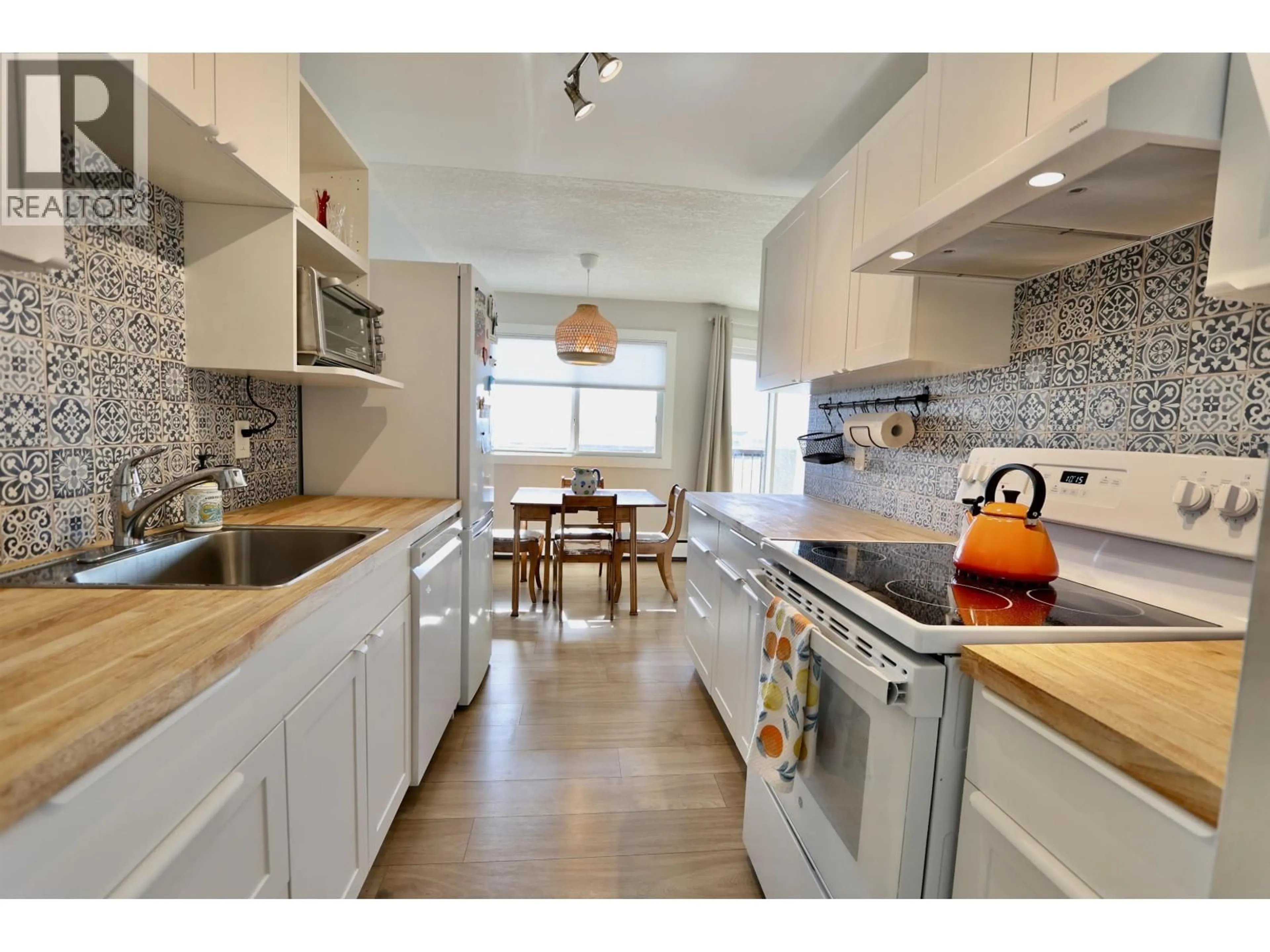 Open concept kitchen, unknown for 202 - 4288 15TH AVENUE, Prince George British Columbia V2M5K6
