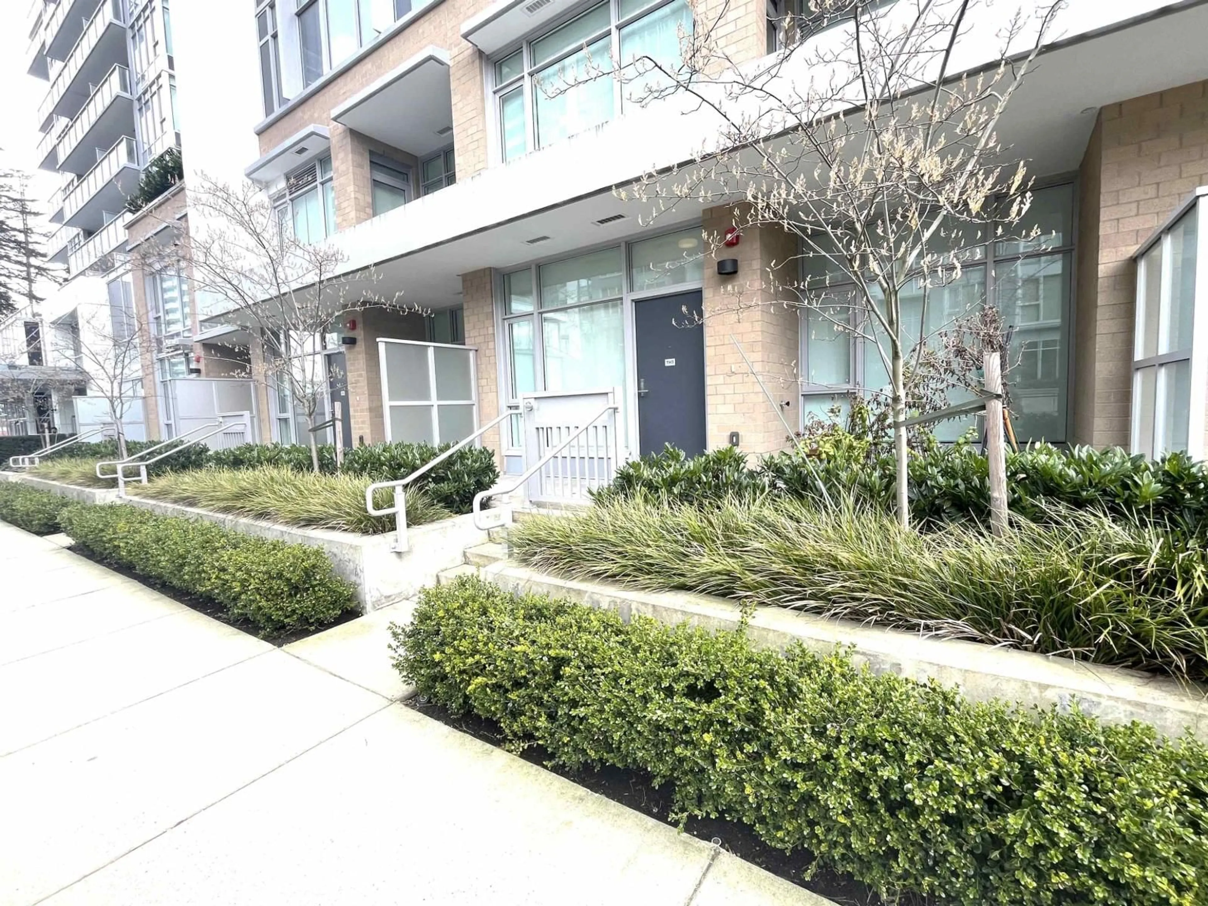 Patio, street for 3 - 13350 CENTRAL AVENUE, Surrey British Columbia V3T0S1
