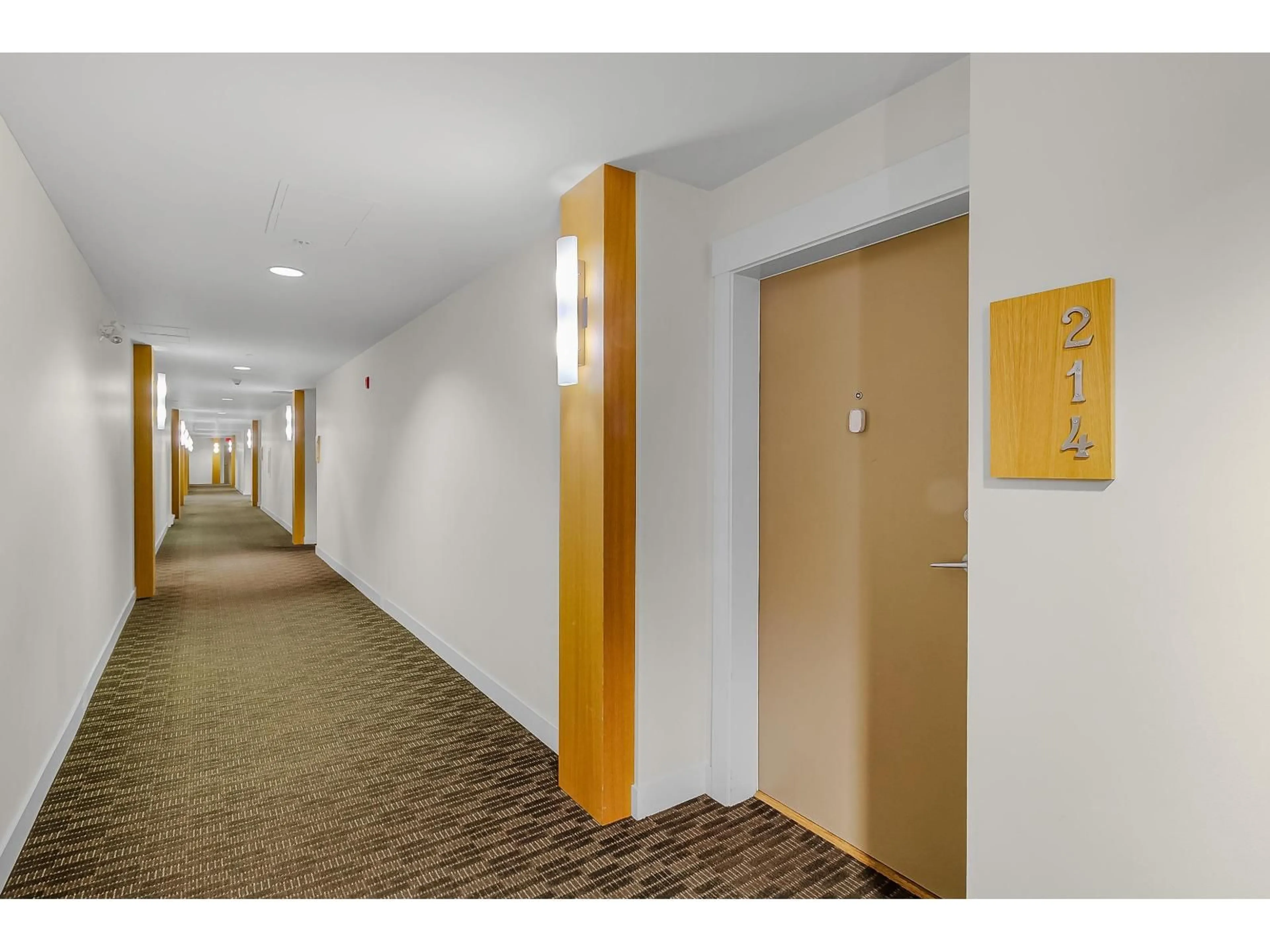 Indoor foyer for 214 - 33538 MARSHALL ROAD, Abbotsford British Columbia V2S0C7