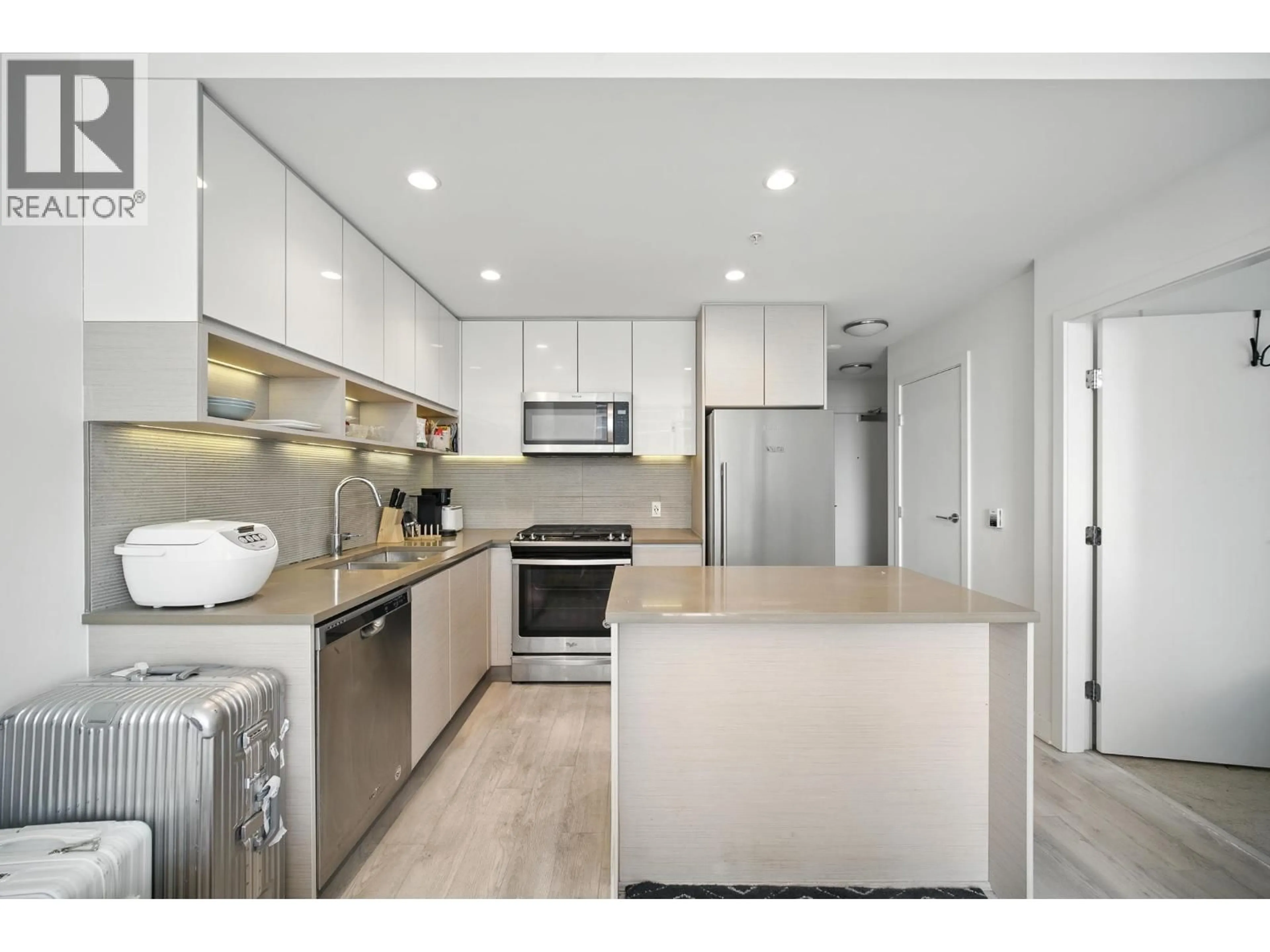 Unknown for 418 - 8850 UNIVERSITY CRESCENT, Burnaby British Columbia V5A0C8