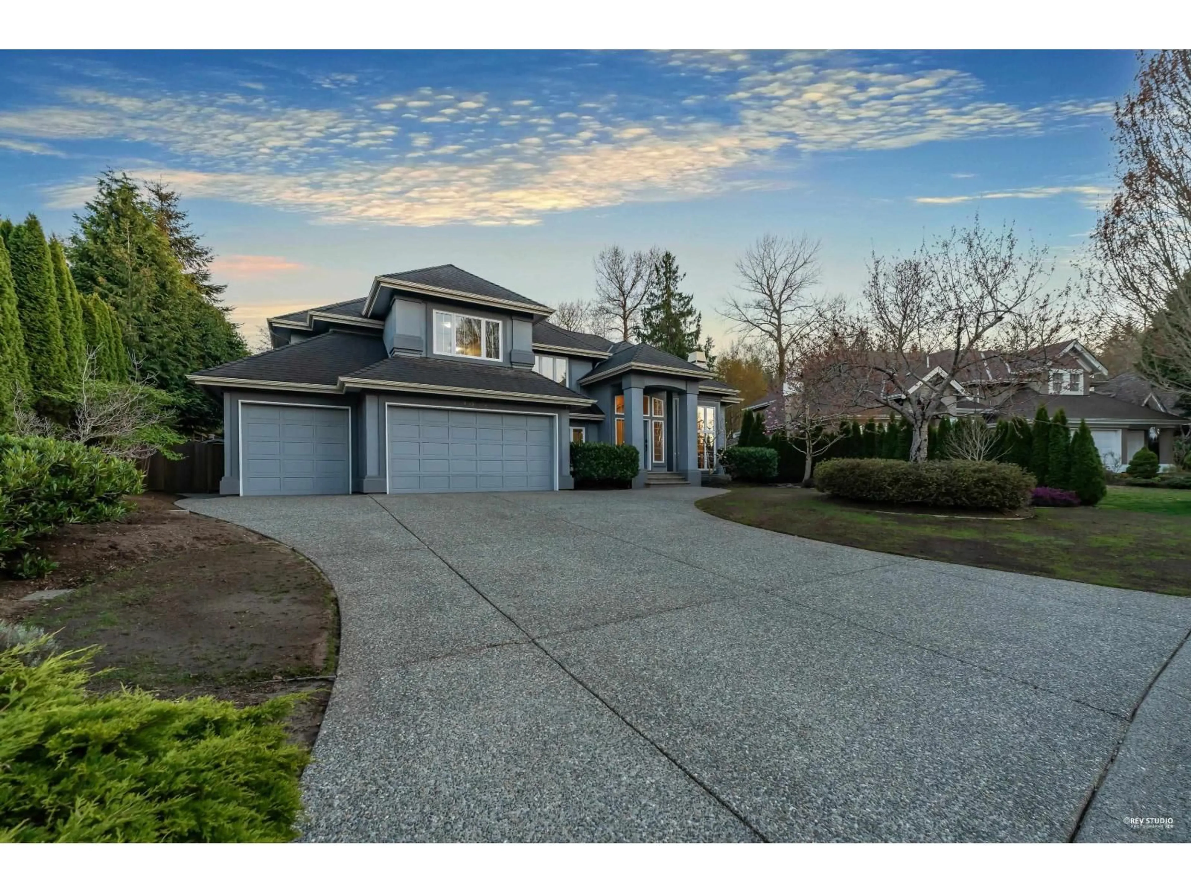 A pic from outside/outdoor area/front of a property/back of a property/a pic from drone, street for 13572 22A AVENUE, Surrey British Columbia V4A9V2