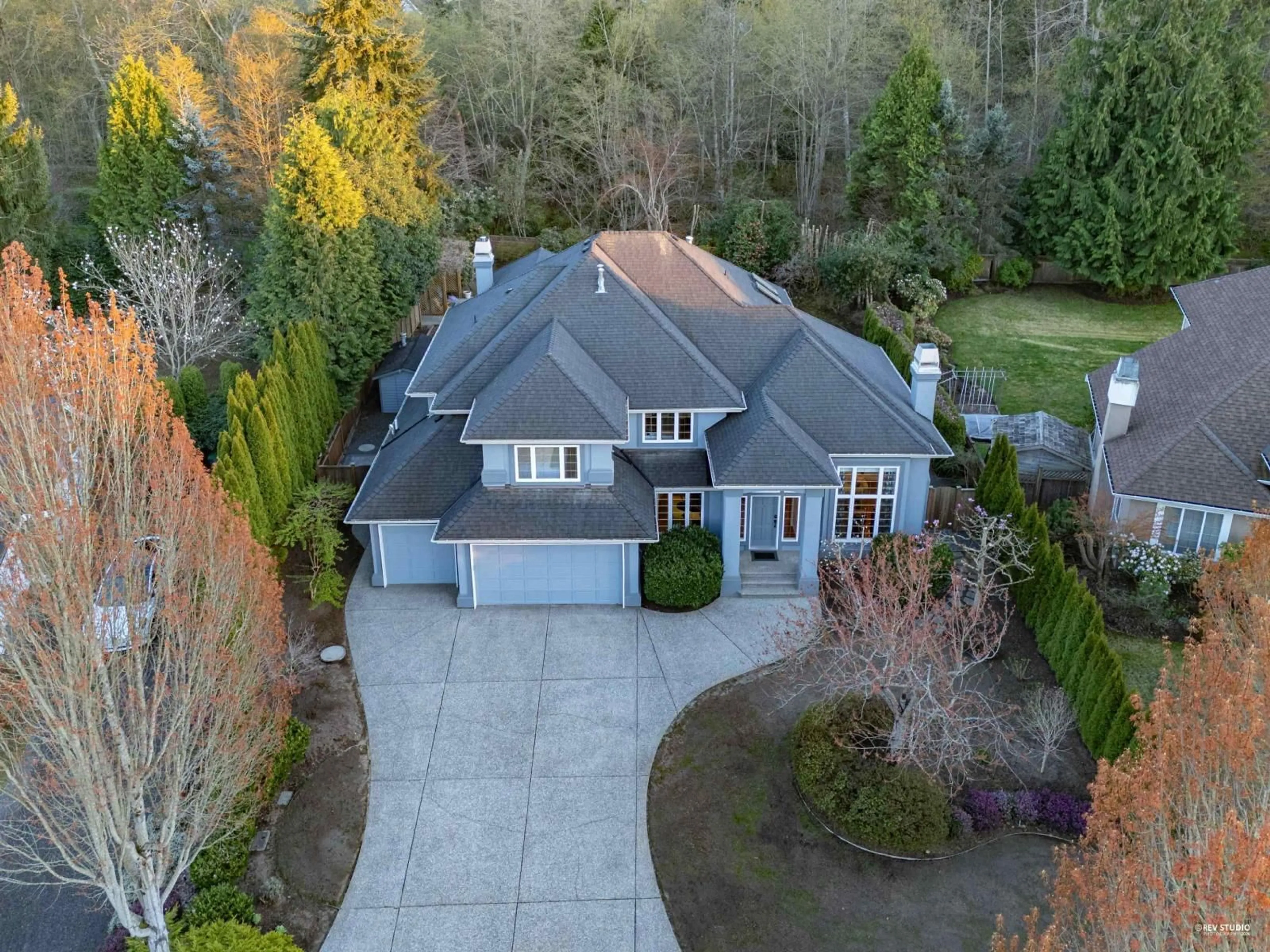 A pic from outside/outdoor area/front of a property/back of a property/a pic from drone, street for 13572 22A AVENUE, Surrey British Columbia V4A9V2