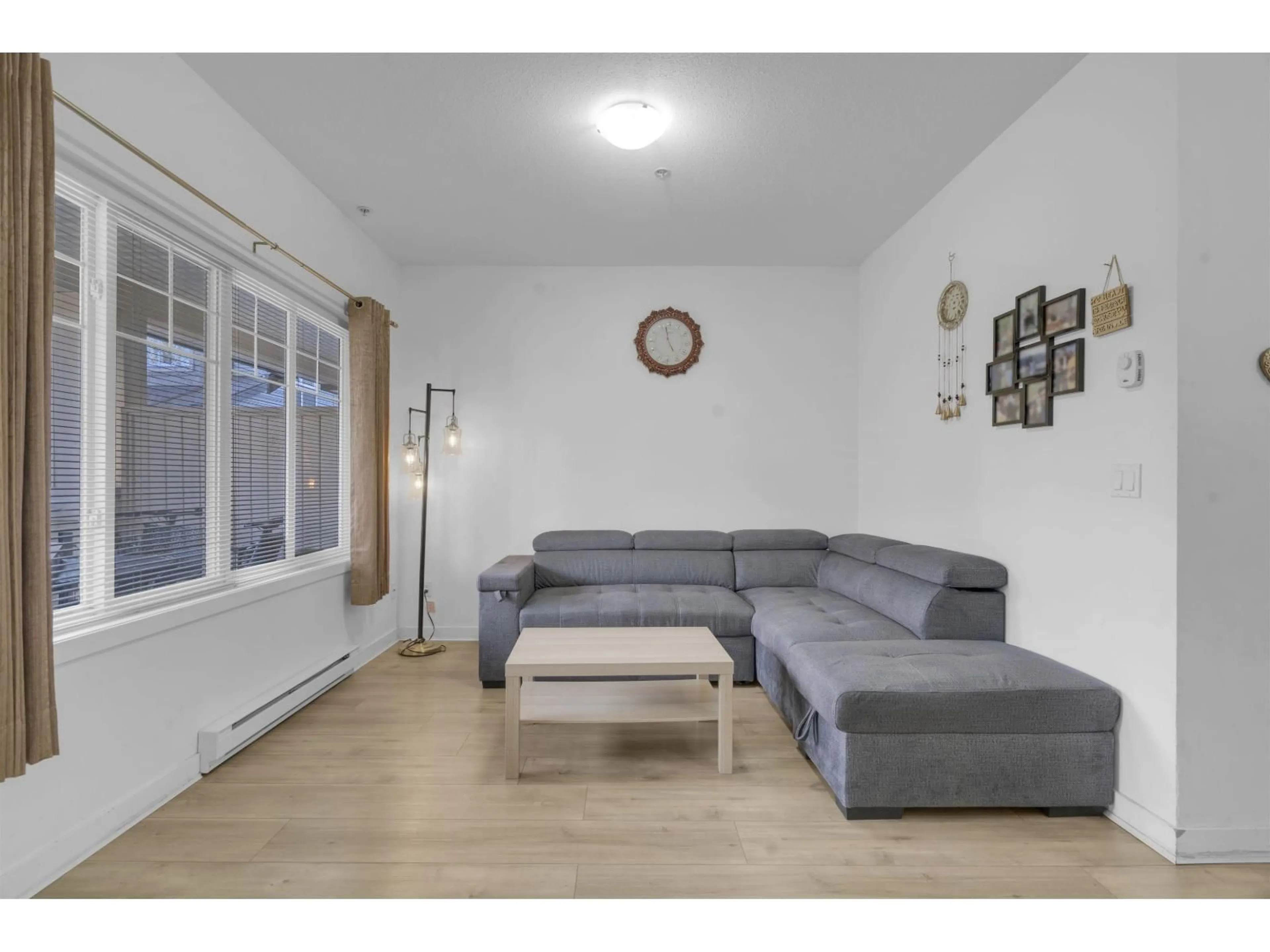 Living room with furniture, unknown for 235 - 13958 108 AVENUE, Surrey British Columbia V3T0B4