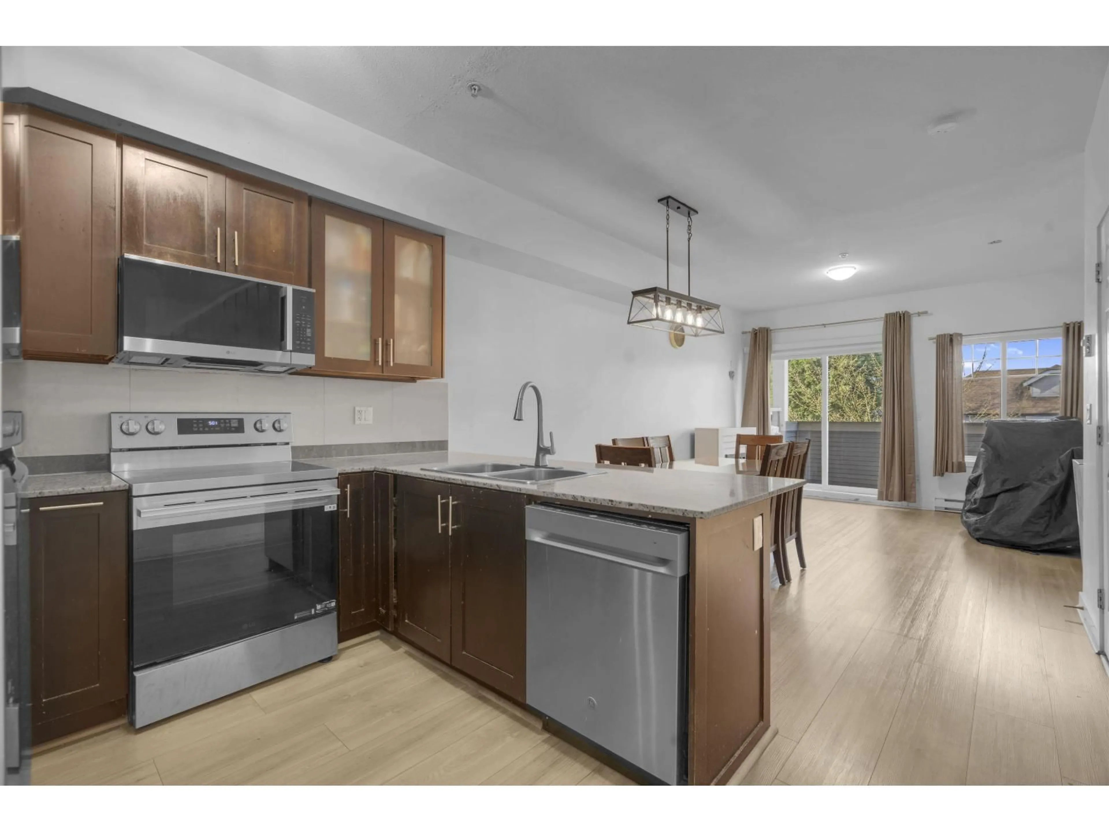Open concept kitchen, unknown for 235 - 13958 108 AVENUE, Surrey British Columbia V3T0B4