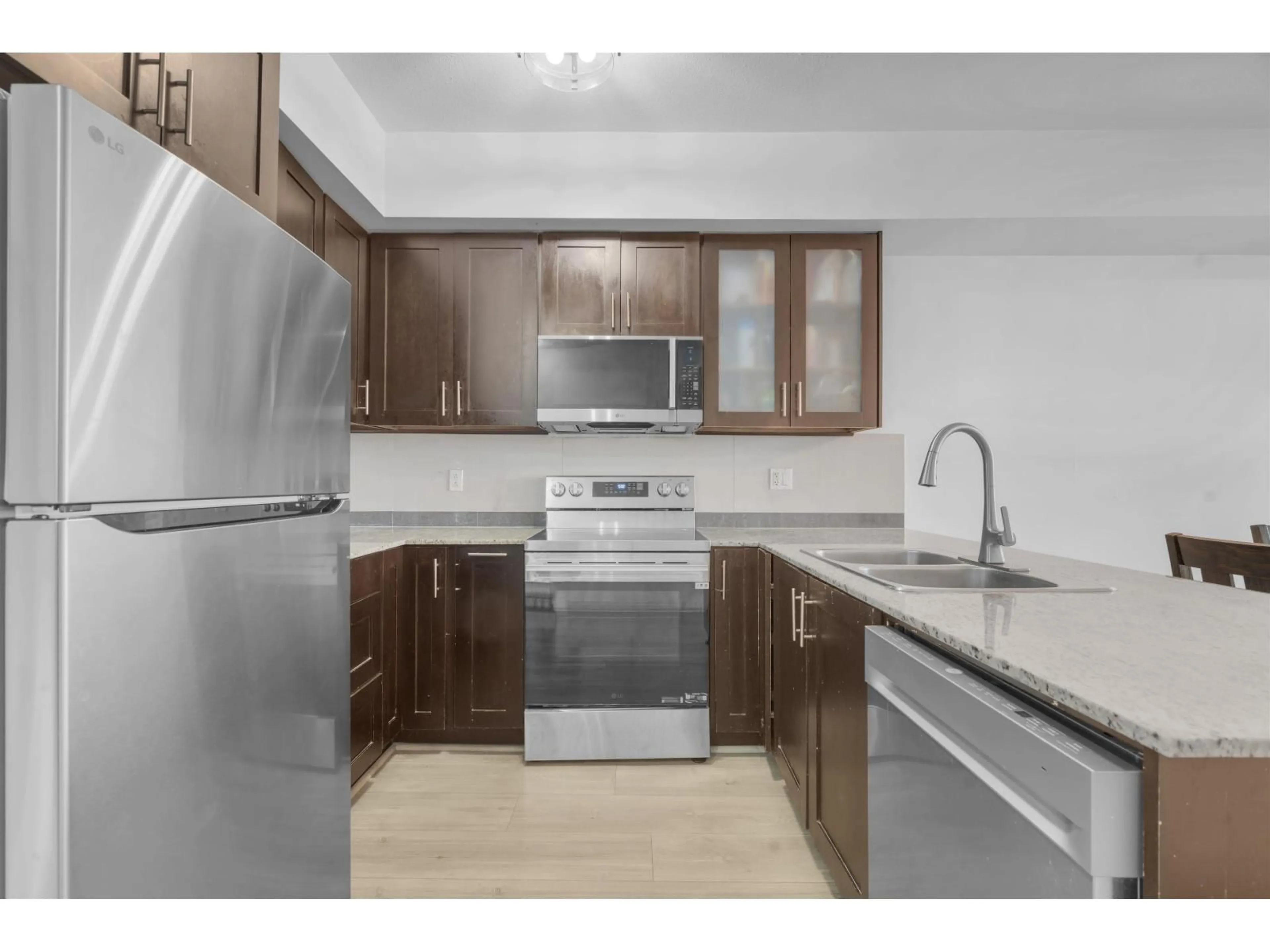 Standard kitchen, unknown for 235 - 13958 108 AVENUE, Surrey British Columbia V3T0B4