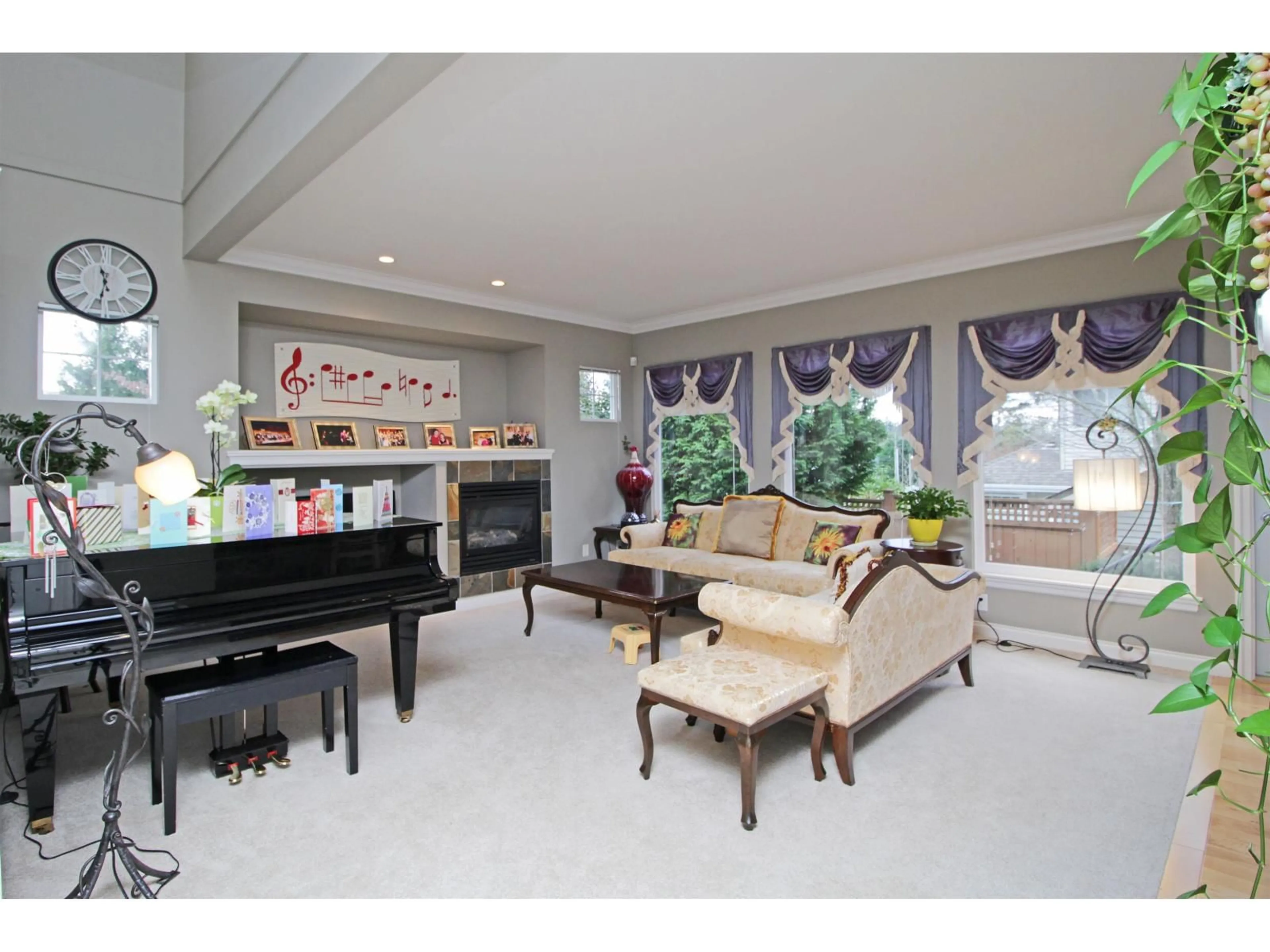 Living room with furniture, unknown for 3303 148A STREET, Surrey British Columbia V4P3R2