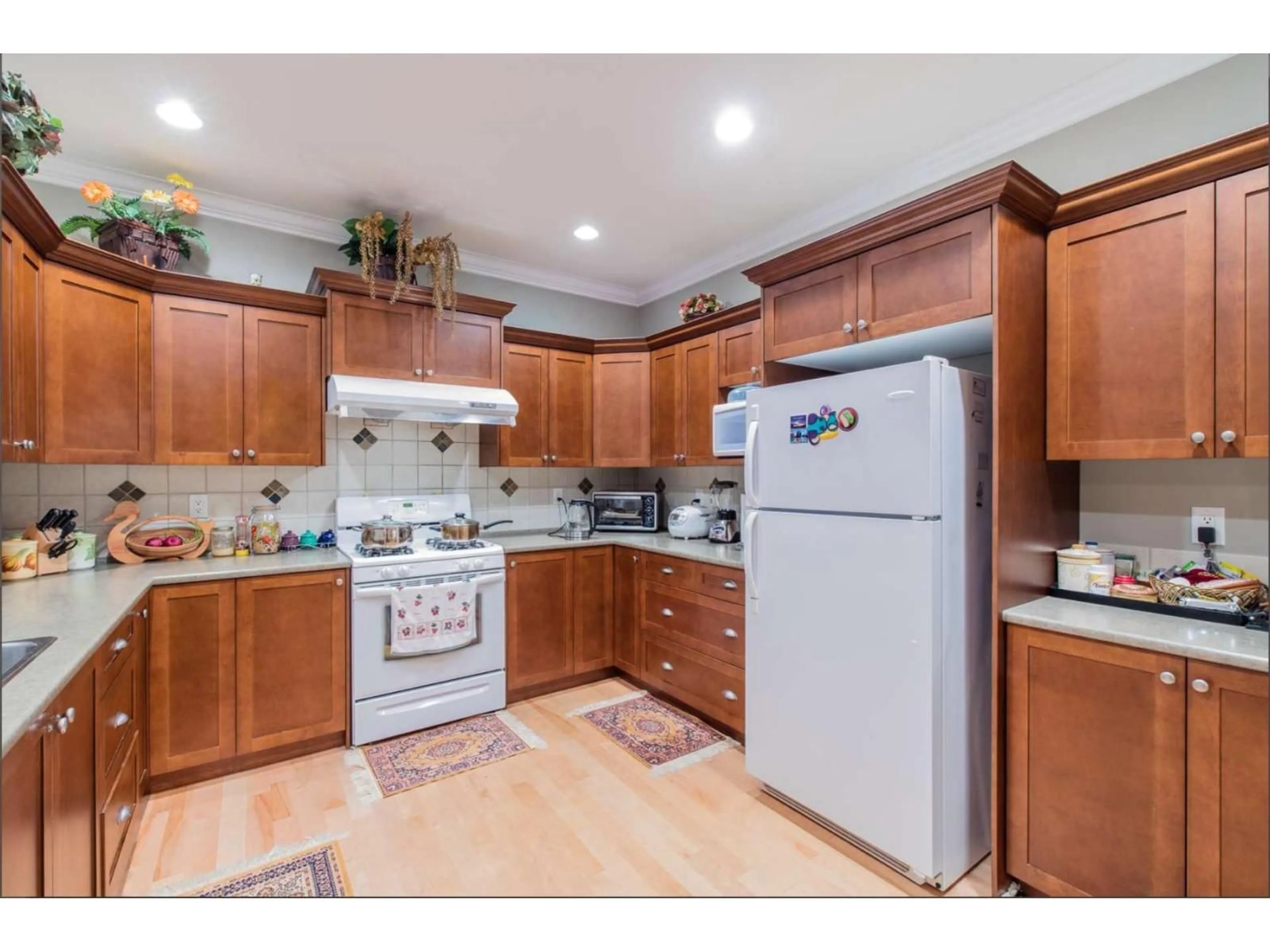 Standard kitchen, unknown for 3303 148A STREET, Surrey British Columbia V4P3R2