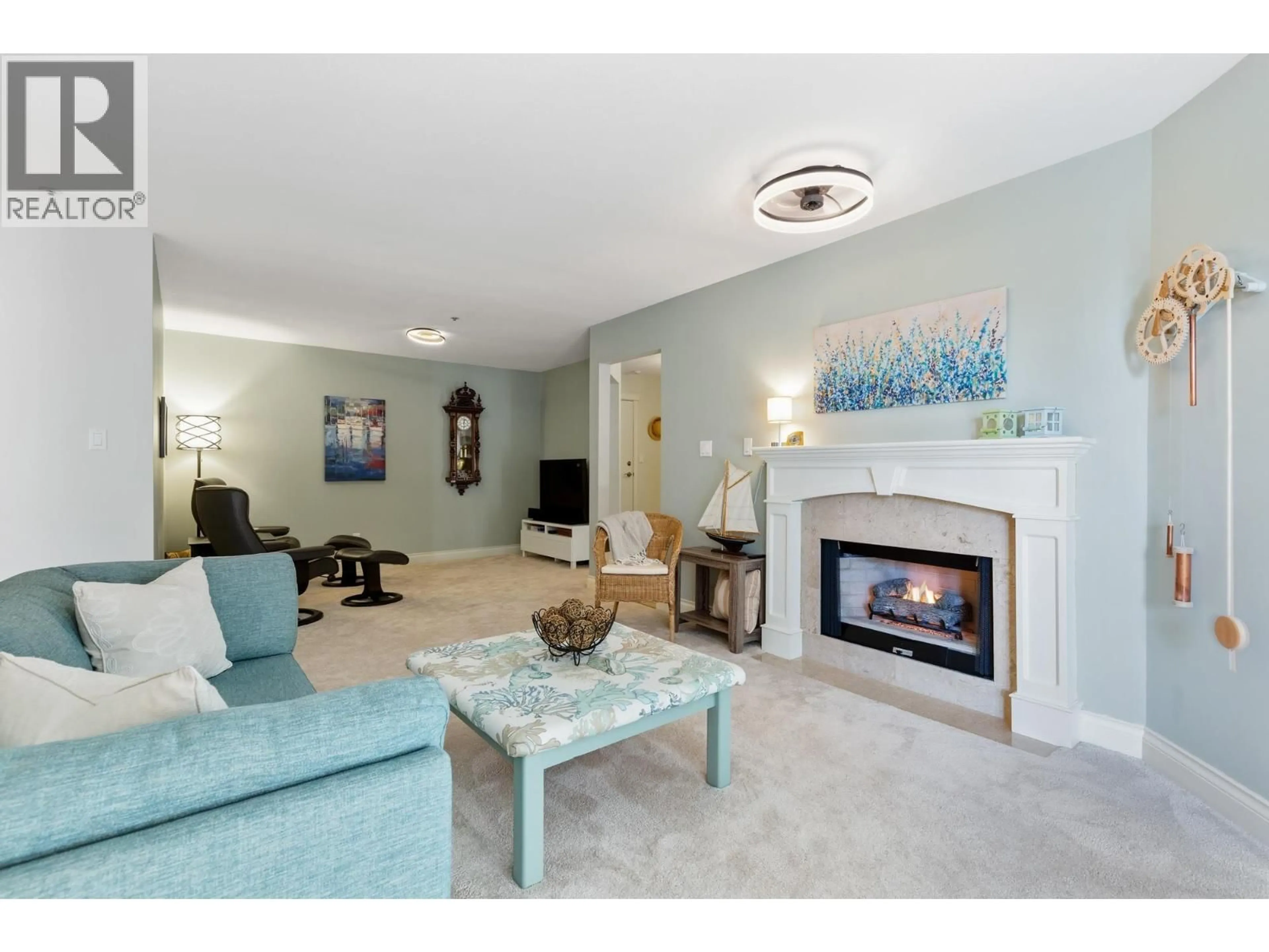 Living room with furniture, unknown for 201 - 180 RAVINE DRIVE, Port Moody British Columbia V3H4Z3