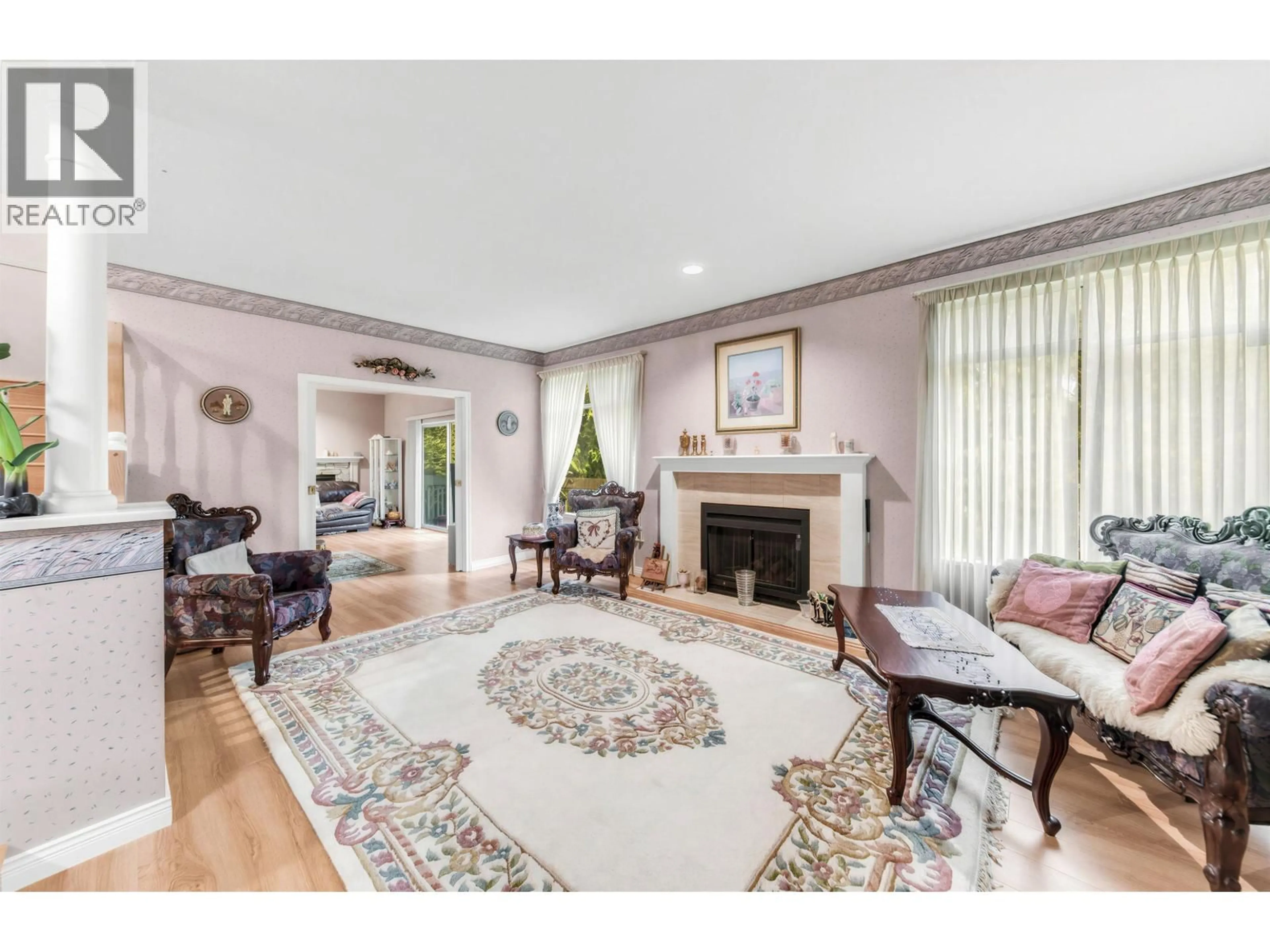 Living room with furniture, unknown for 2974 DELAHAYE DRIVE, Coquitlam British Columbia V3B6Z3