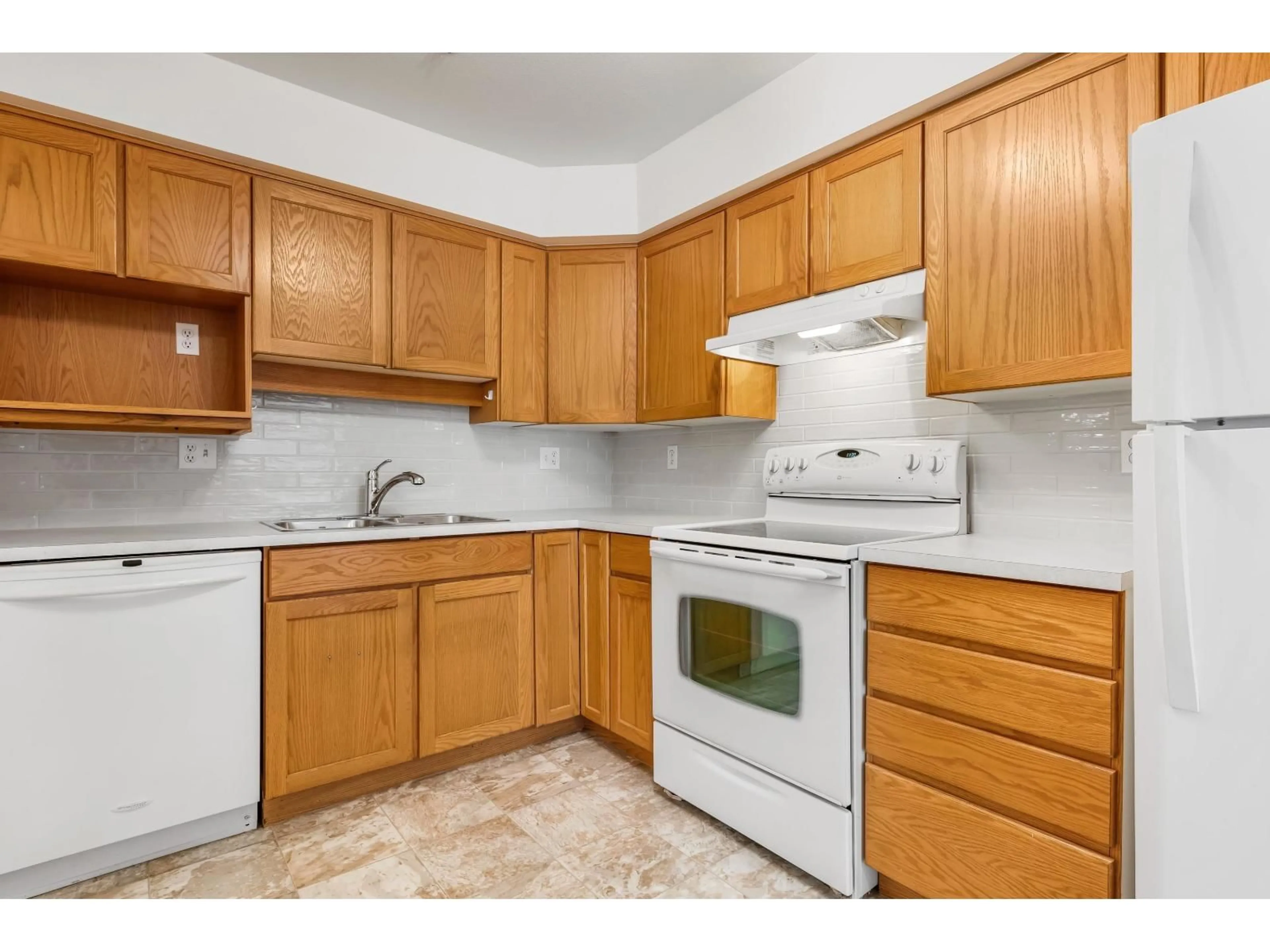 Standard kitchen, unknown for 107 - 9186 EDWARD STREET, Chilliwack British Columbia V2P7X6